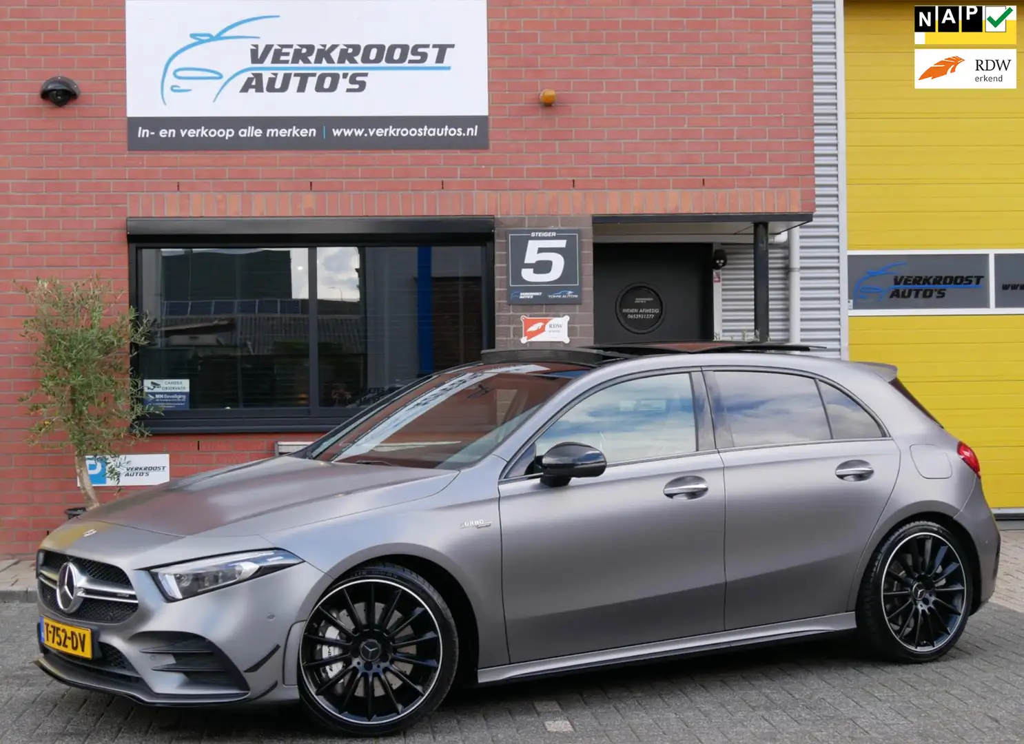 Mercedes-Benz A 35 AMG 4MATIC Premium Plus pano. schaalstoelen. burmeiste Gris - 1