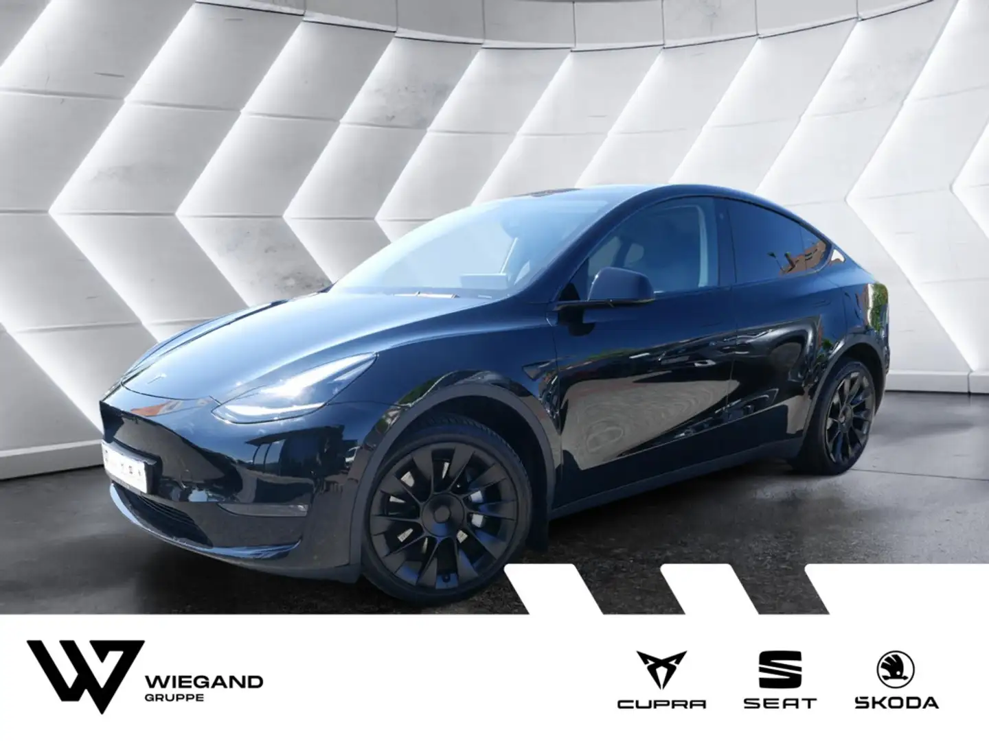 Tesla Model Y Long Range Dual Motor AWD AHK 20"-LM Schwarz - 1