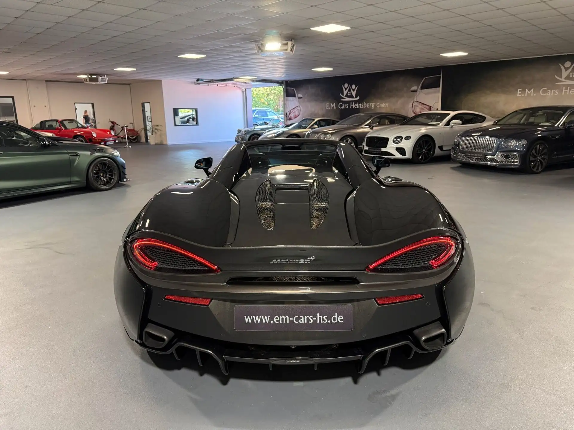 맥라렌 570S 570 Sport Spider 2019 검정 사진 6