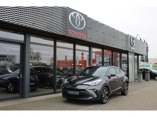 Toyota C-HR Hybrid Team D+NAV+ACAA !!