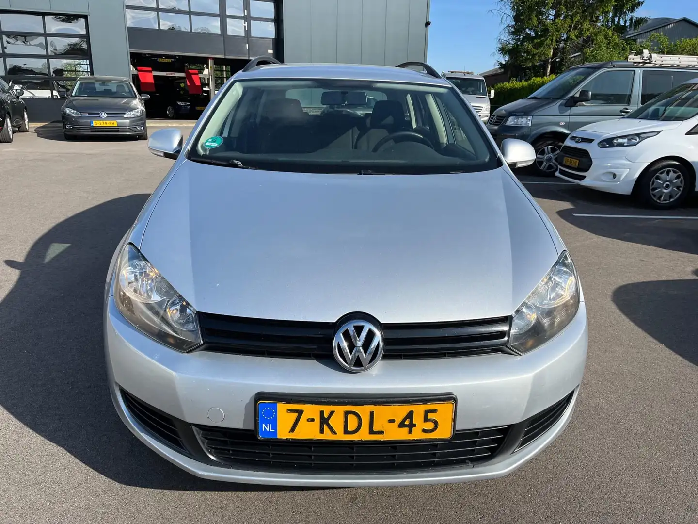 Volkswagen Golf Variant 1.6 TDI Trendline BlueMotion Rijd en stuurt goed , Gris - 2