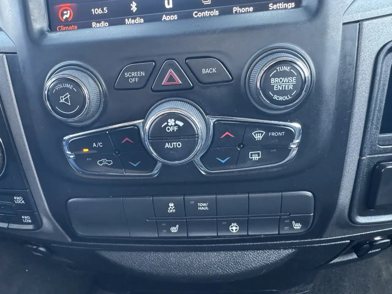 RAM 1500 снимка RAM 1500