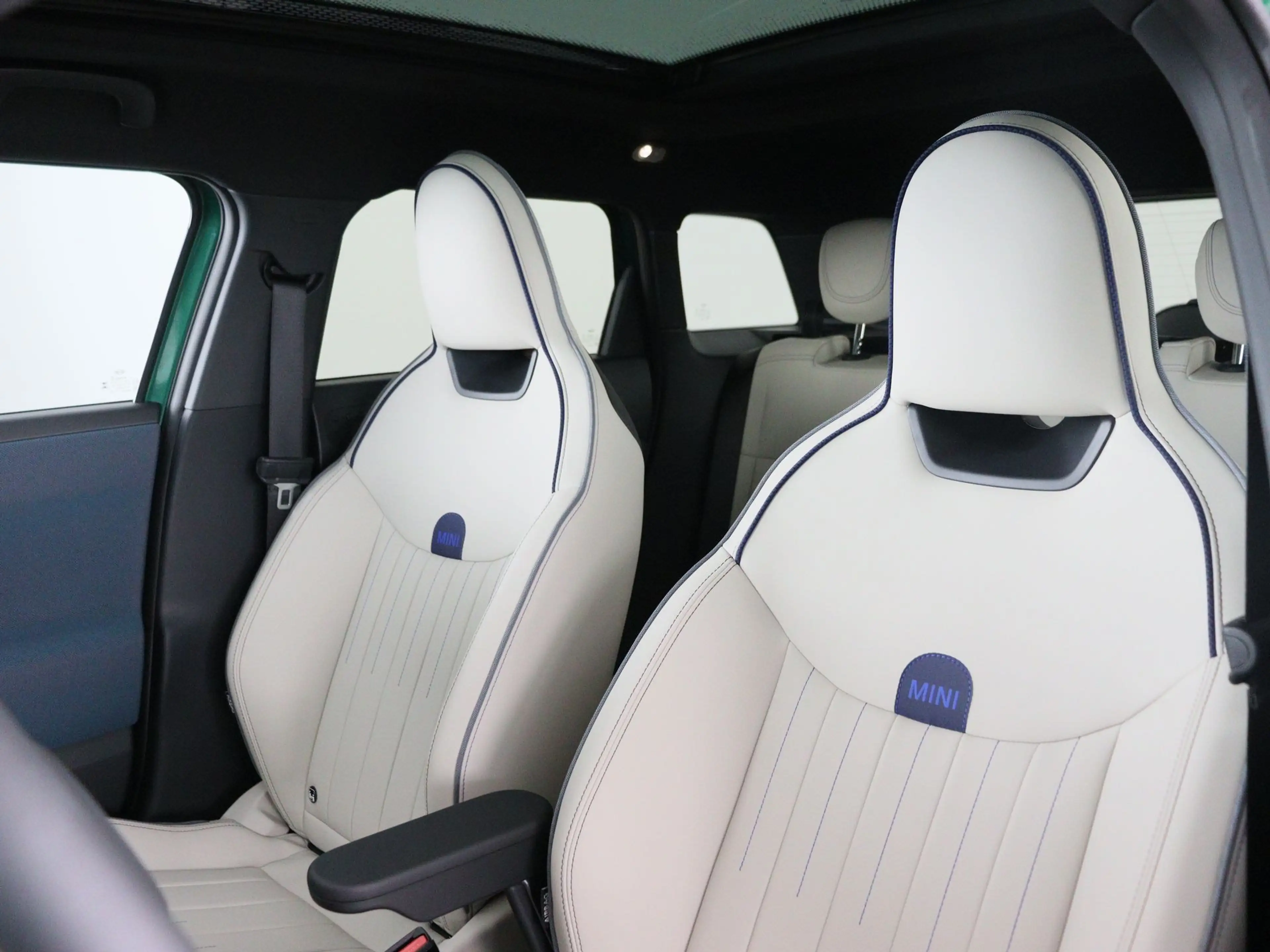 MINI Aceman SE Favoured Pakket M PRIVATE LEASE EUR 602,- (60 m — photo 5