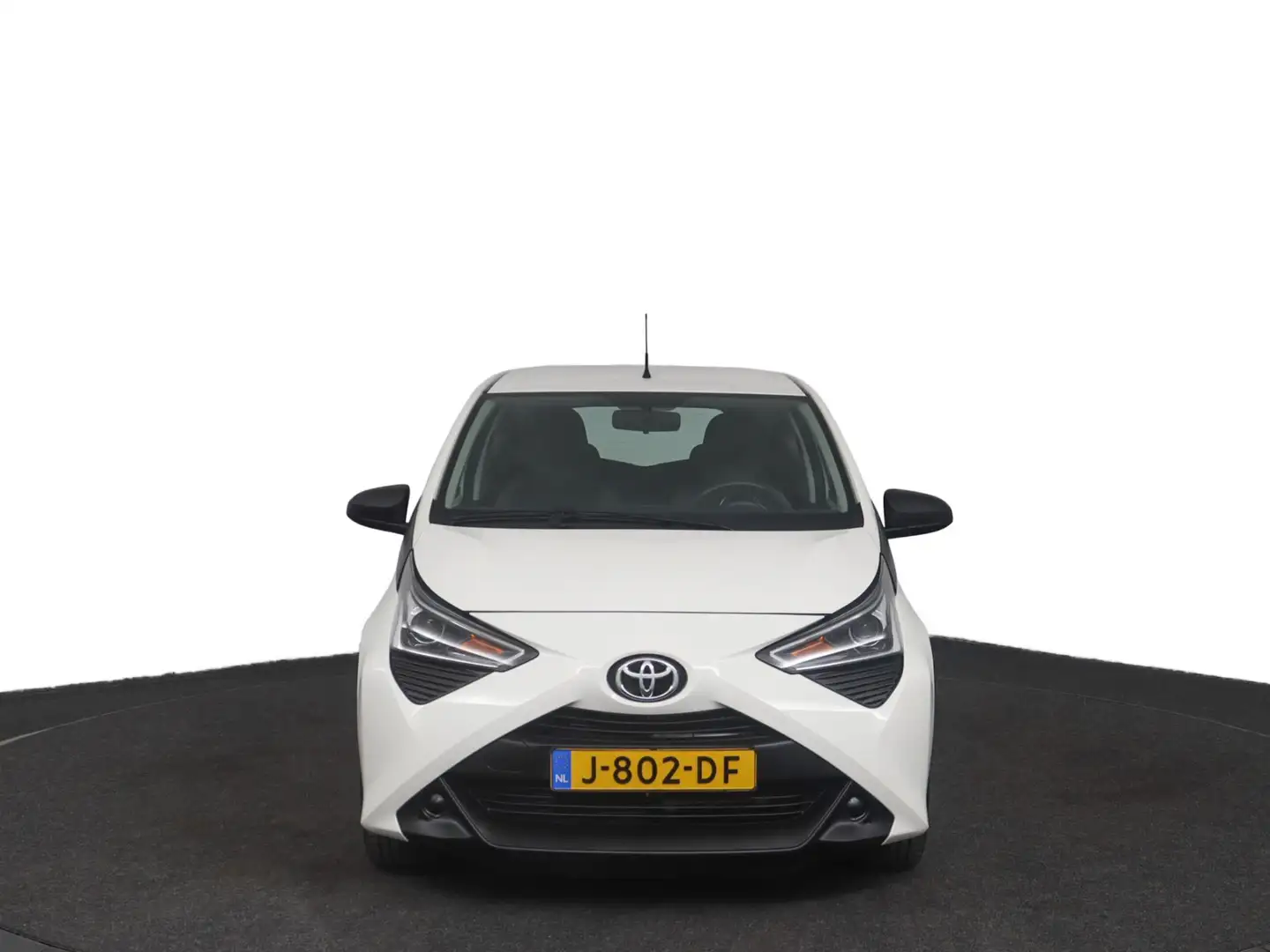 Toyota Aygo 1.0 VVT-i x-fun | NAP | NL Auto. | Airco | Cruise Wit - 2