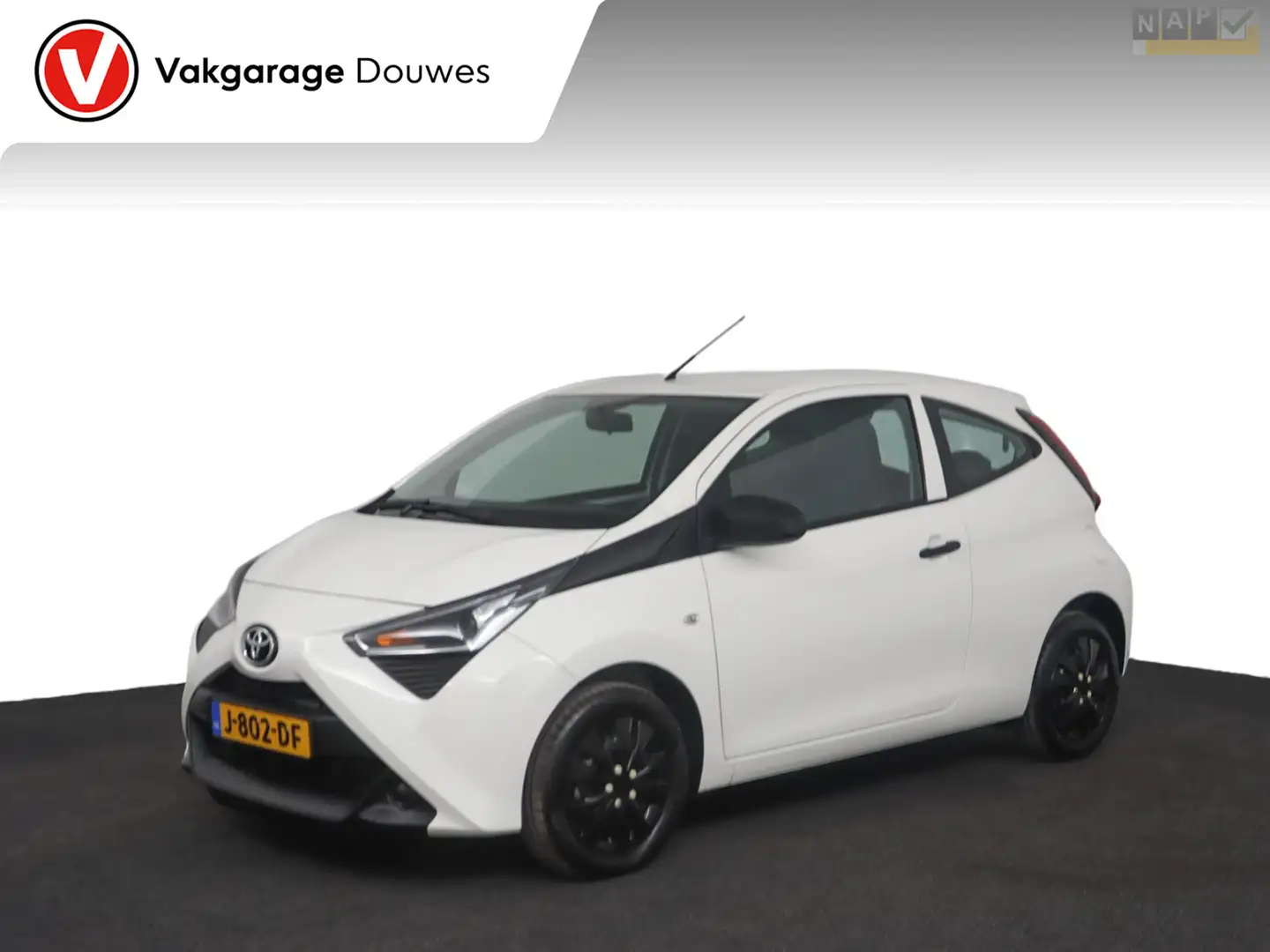 Toyota Aygo 1.0 VVT-i x-fun | NAP | NL Auto. | Airco | Cruise Wit - 1