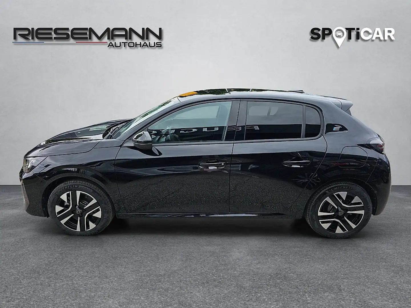 Peugeot e-208 136PS 50kWh Style Zwart - 2