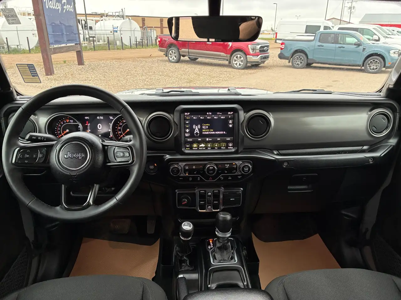 Jeep Gladiator снимка Jeep Gladiator