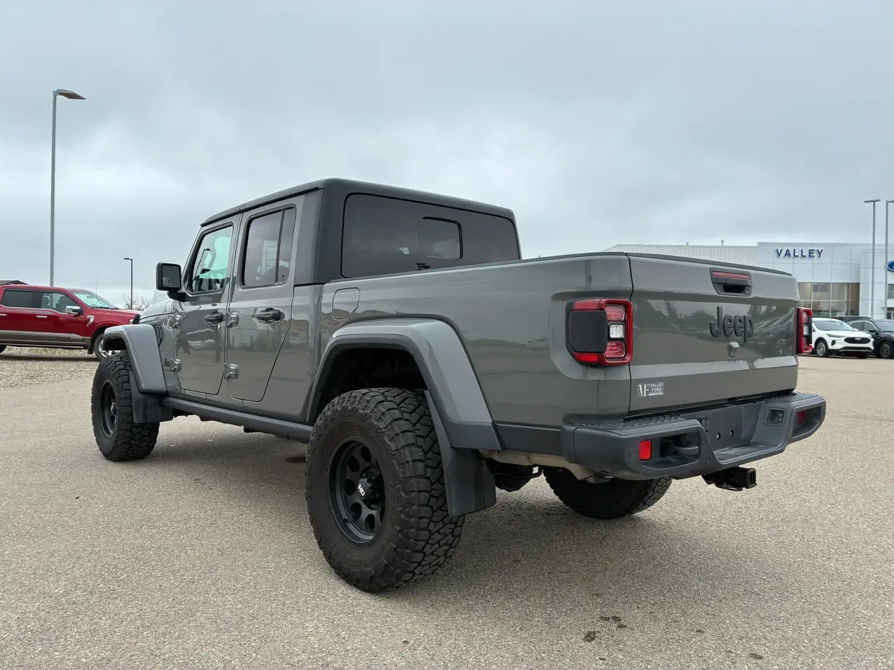 Jeep Gladiator снимка Jeep Gladiator