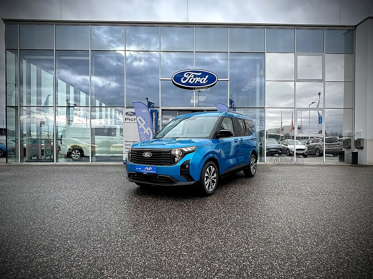 Ford Tourneo Courier Titanium 1,0 Ecob. 125PS  LEASING AKTION Schwarz - 1