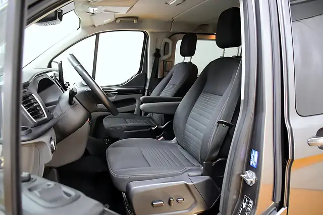 Ford Transit Custom view 9