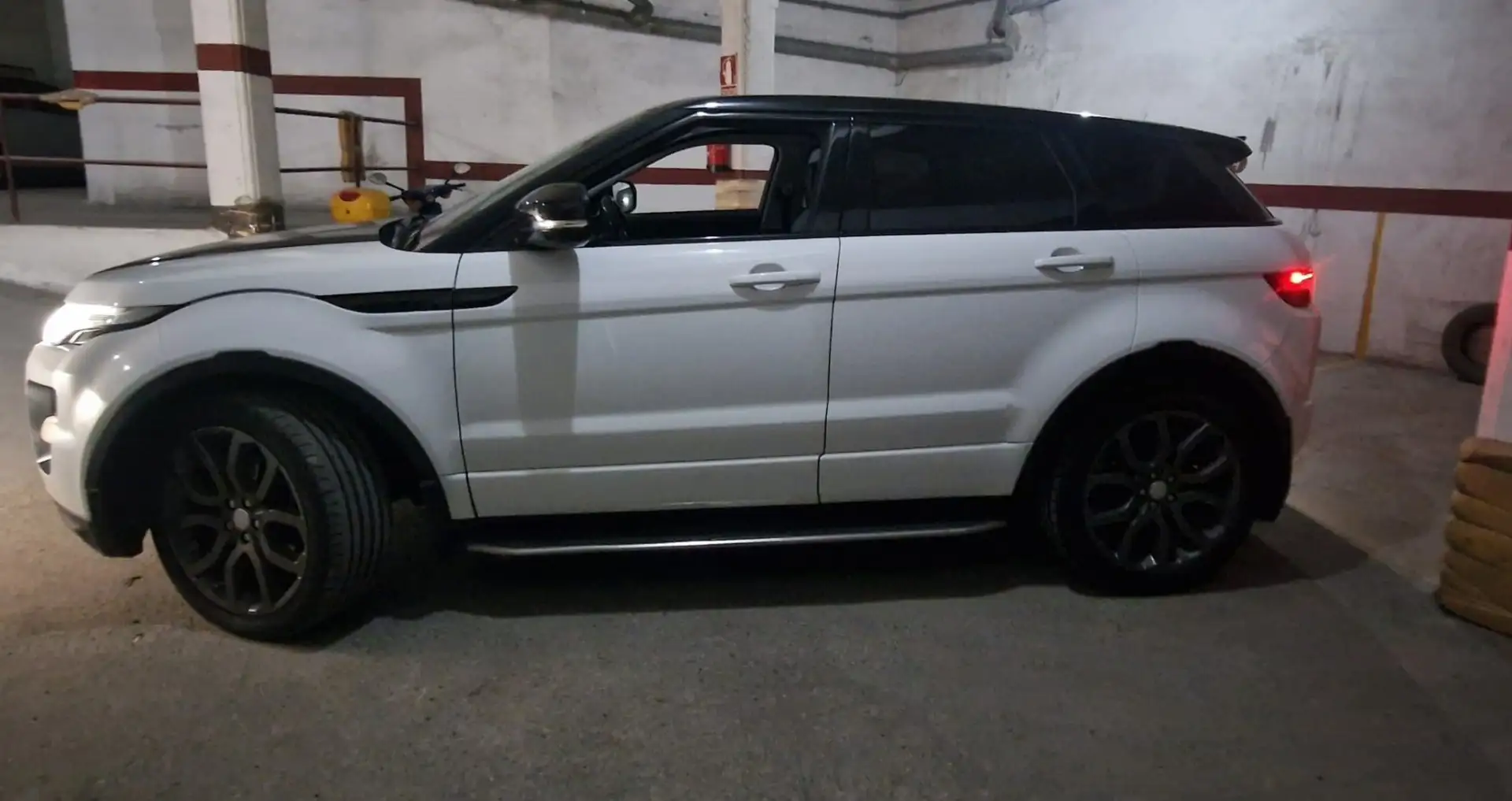 Land Rover Range Rover Evoque 2.2L TD4 Dynamic 4x4 - 2