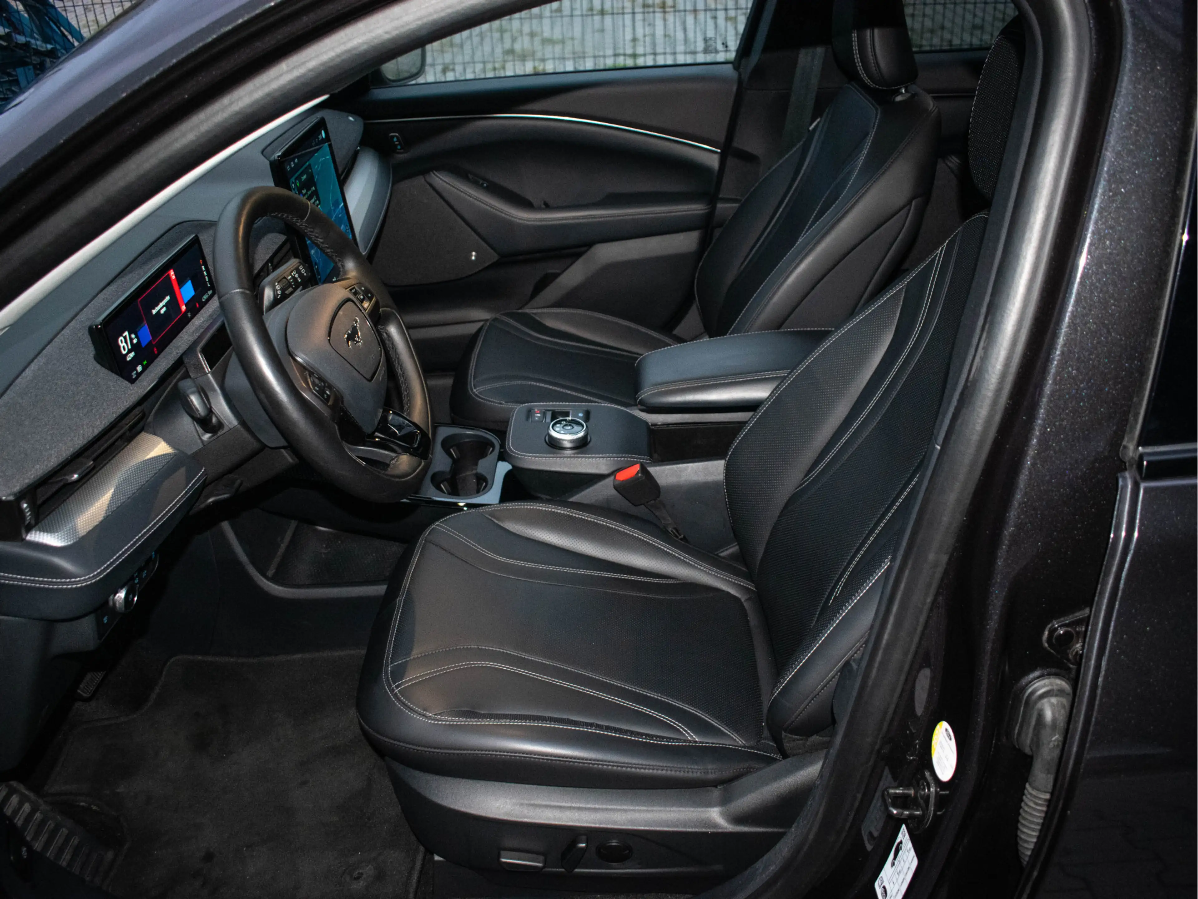 Ford Mustang Mach-E Extended RWD 98 kWh | SOH 95,8 | Pano | B&O | Memo — photo 4