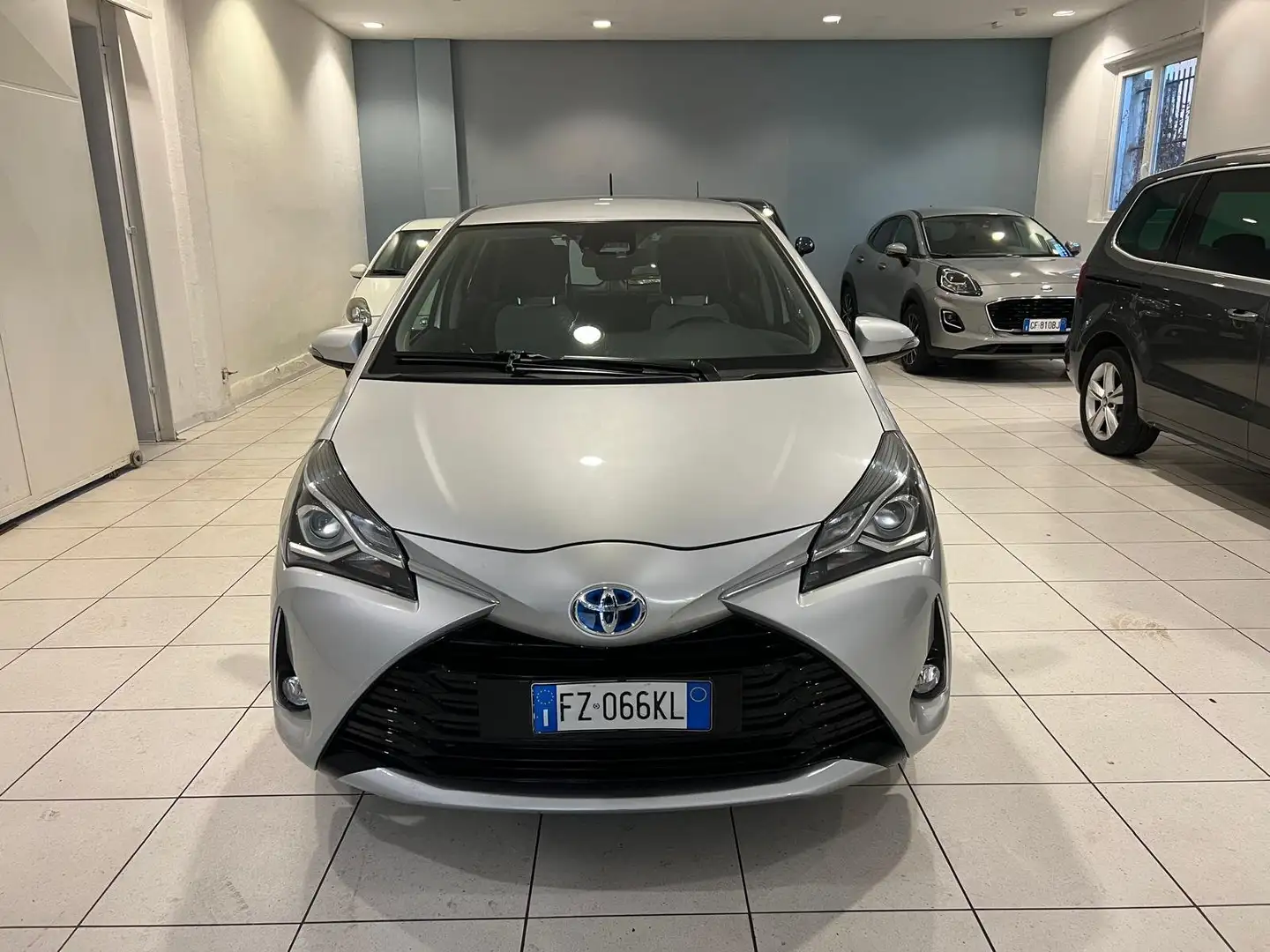 Toyota Yaris Yaris 5p 1.5h Business my19 PREZZO REALE Grigio - 2