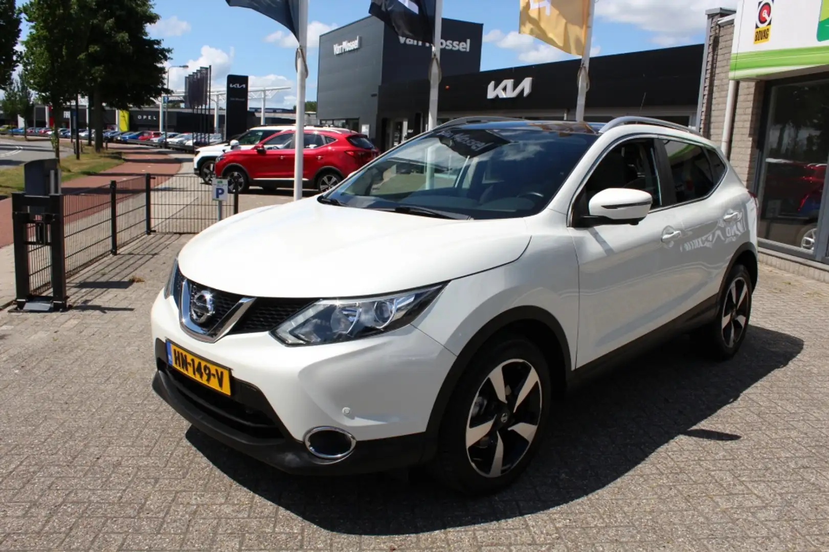 Nissan Qashqai 1.2 Connect Edition Weiß - 2