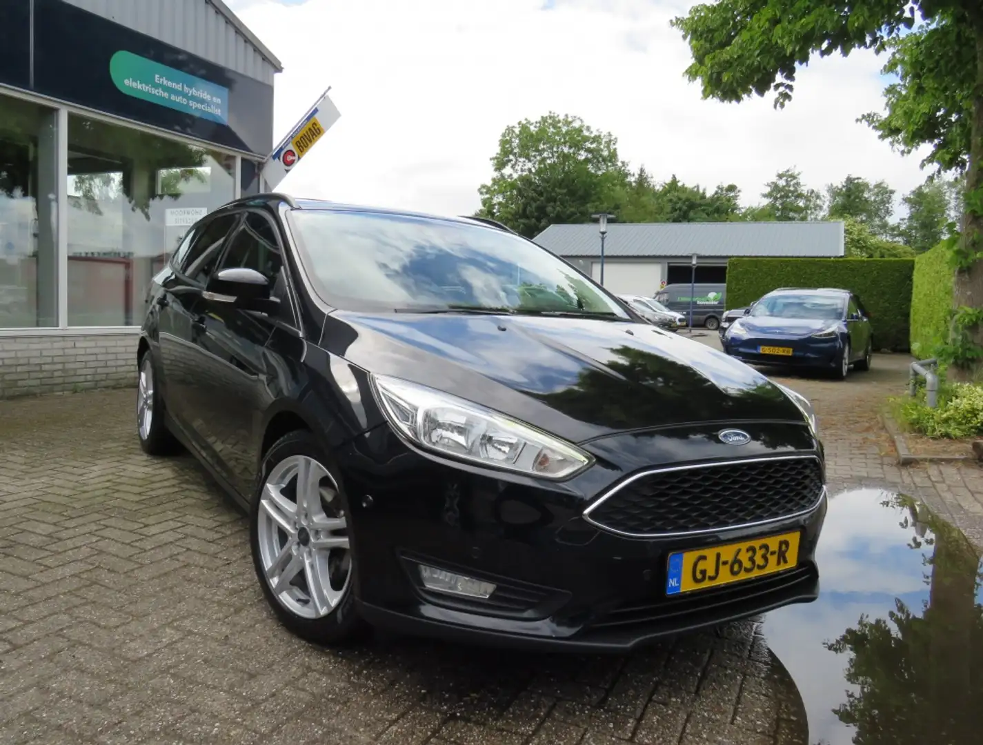 Ford Focus Wagon 1.0 EcoBoost NAVI / AIRCO/ECC / TREKHAAK Zwart - 2
