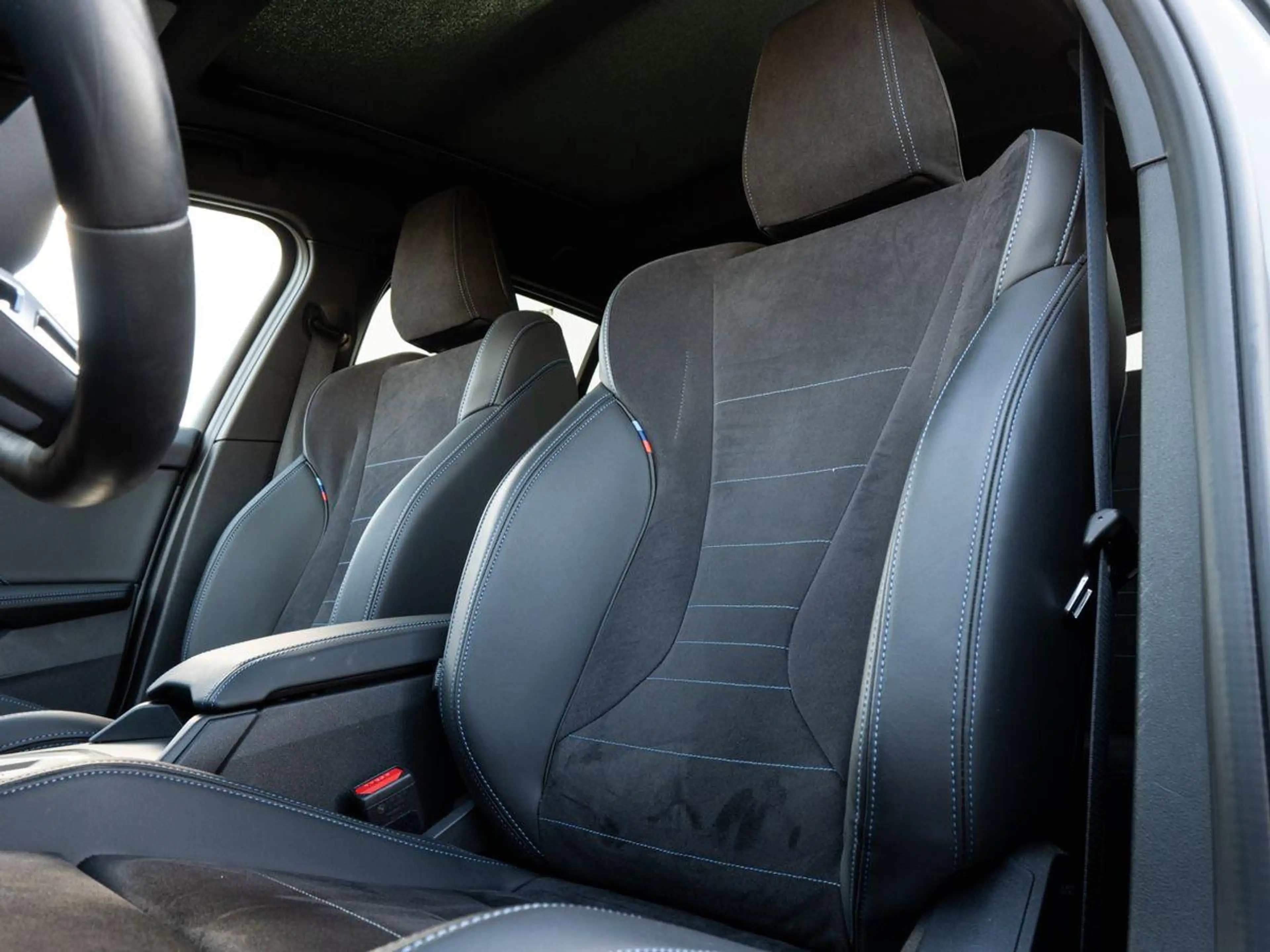 BMW 120 M-Sport AHK PANO AdLED KoZg SHZ SpieglP ParkA — photo 13
