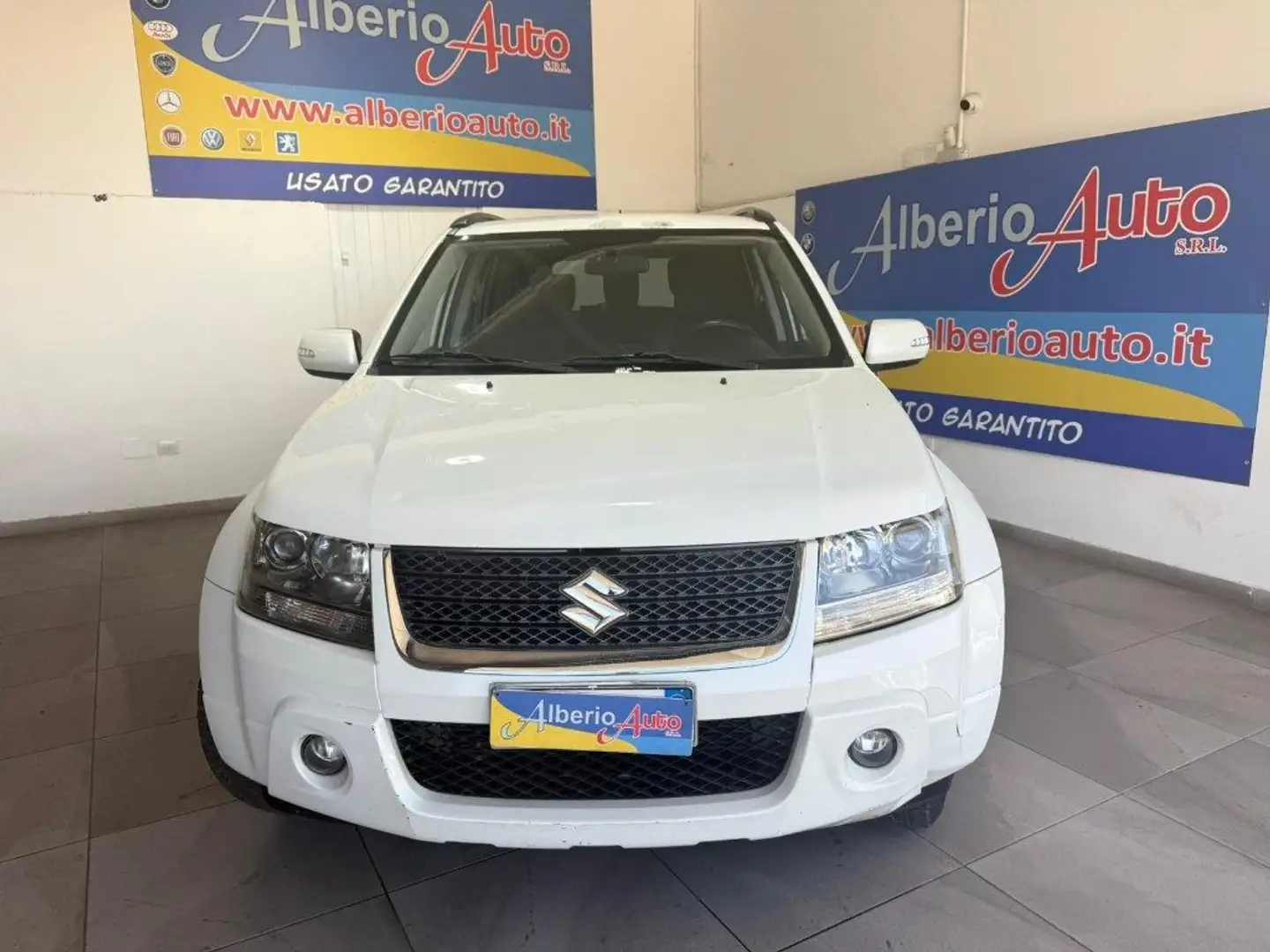 Suzuki Grand Vitara 1.9 DDiS 5 porte Crossover *OFFERTA DEL MESE* Bianco - 2
