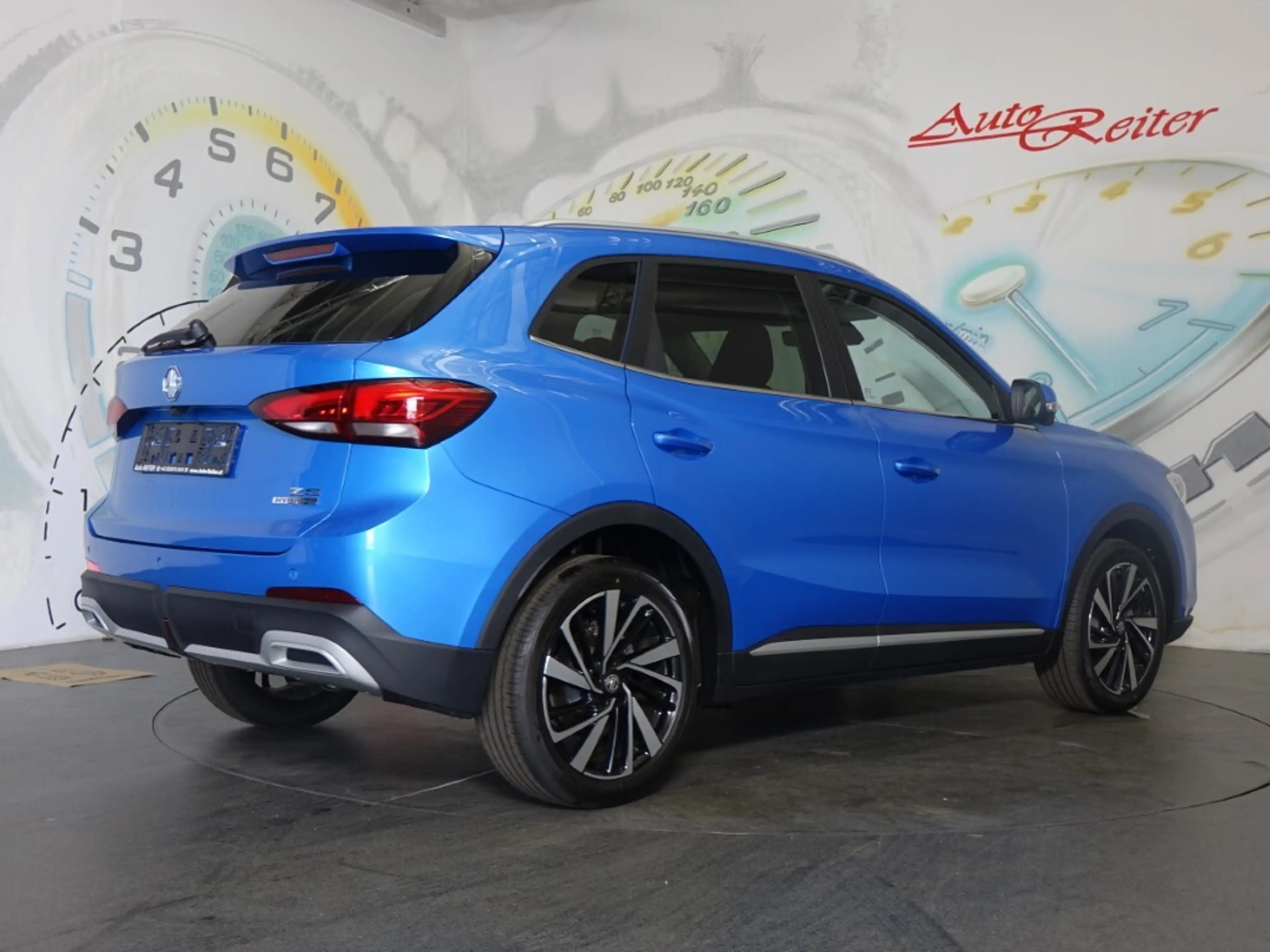 MG ZS 1.5 Hybrid+ Luxury *LED, NAVI, LEDER, RFK* — photo 4