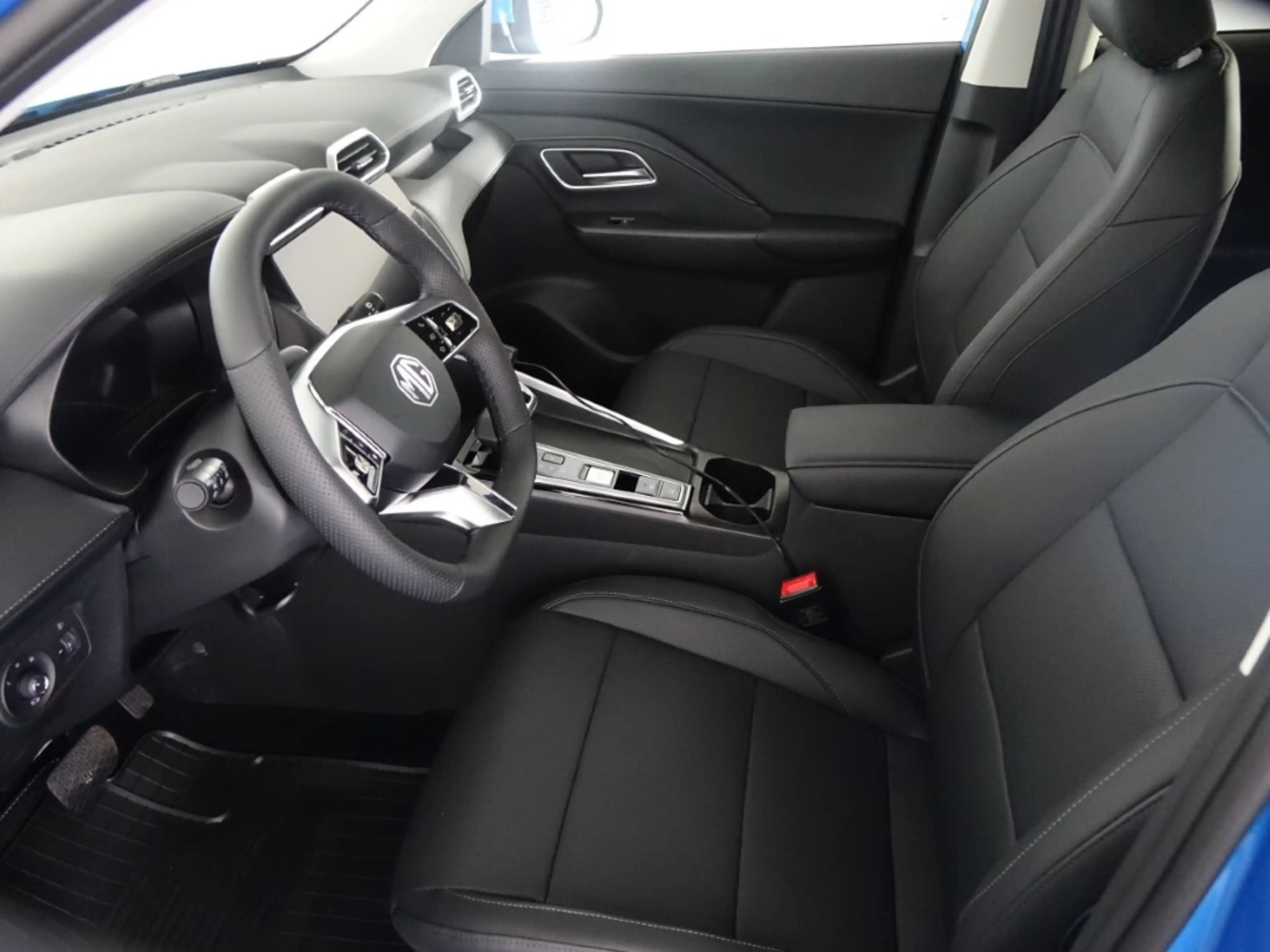 MG ZS 1.5 Hybrid+ Luxury *LED, NAVI, LEDER, RFK* — photo 7