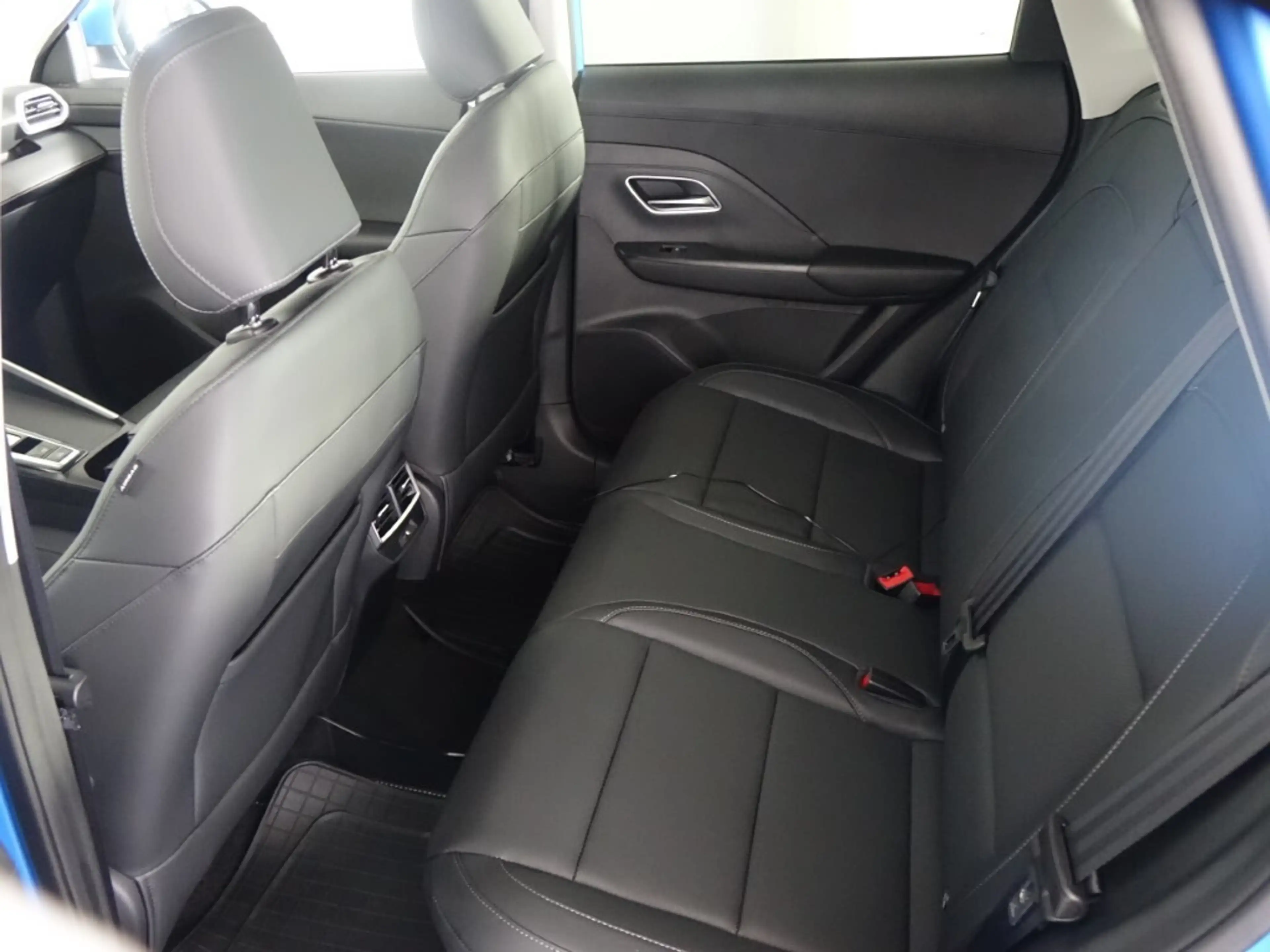 MG ZS 1.5 Hybrid+ Luxury *LED, NAVI, LEDER, RFK* — photo 13