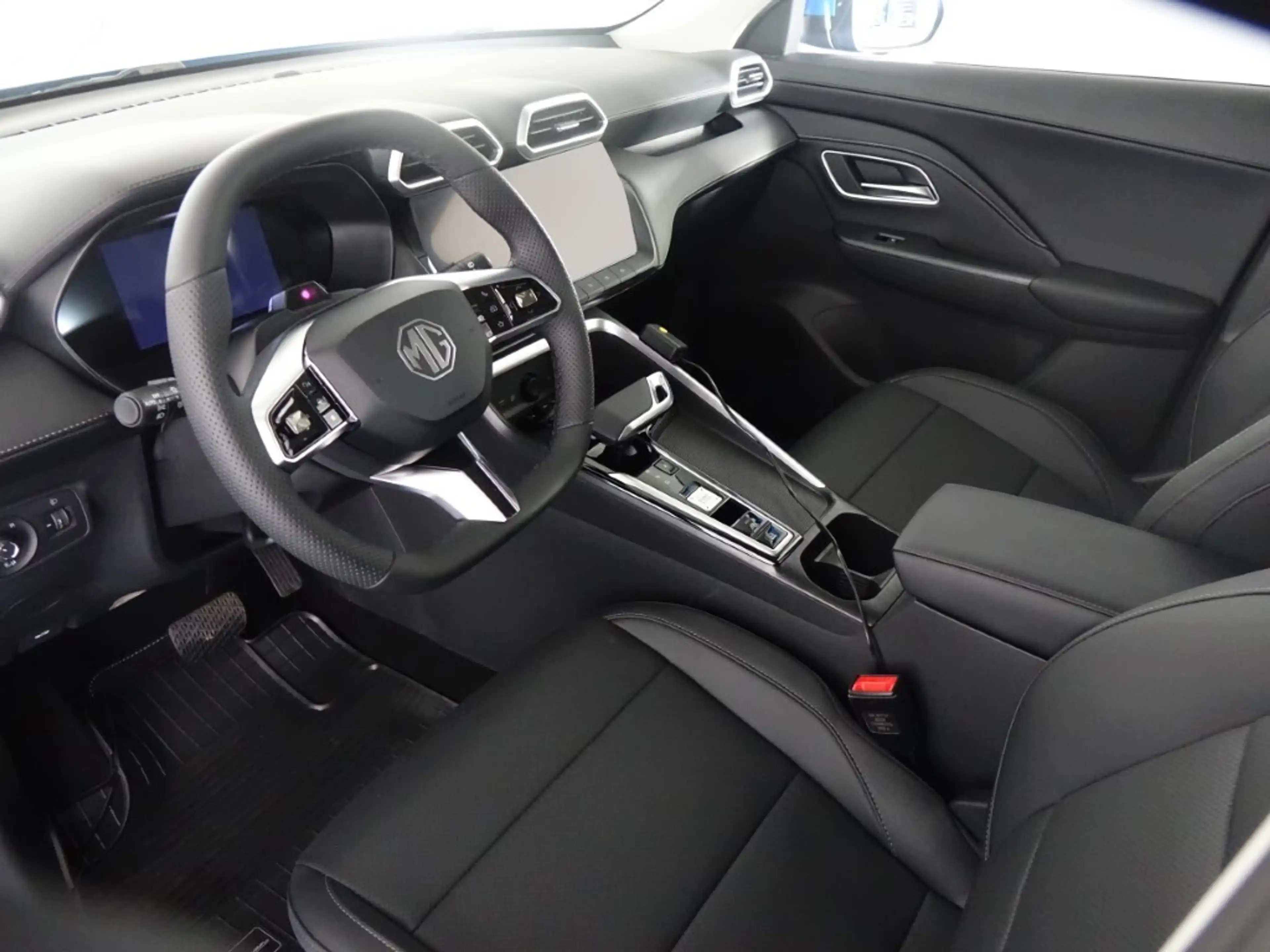 MG ZS 1.5 Hybrid+ Luxury *LED, NAVI, LEDER, RFK* — photo 6