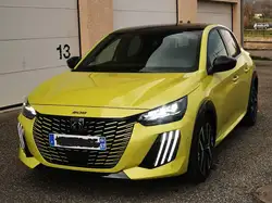 Peugeot 208 II PHASE 2 GT Hybrid 100 e-DCS6 – 2025 – Toit Noir