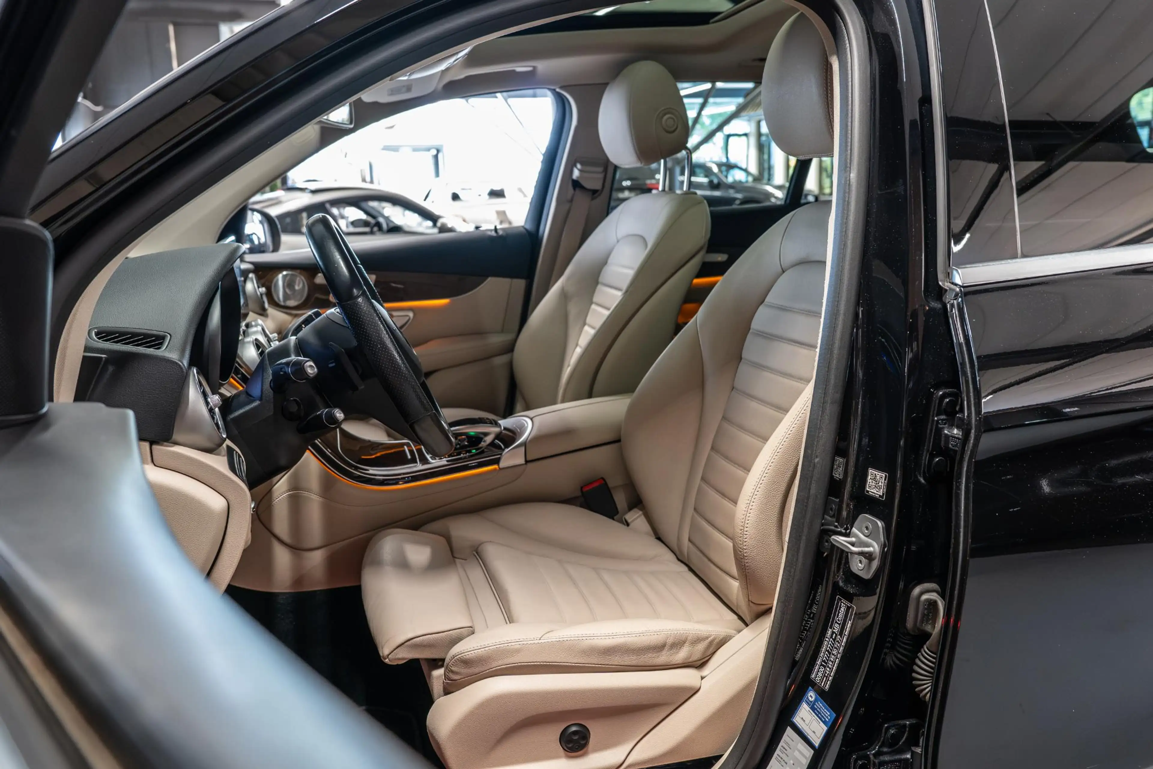 Mercedes-Benz GLC 250 4MATIC Prestige AMG | Pano | Burmester — photo 3