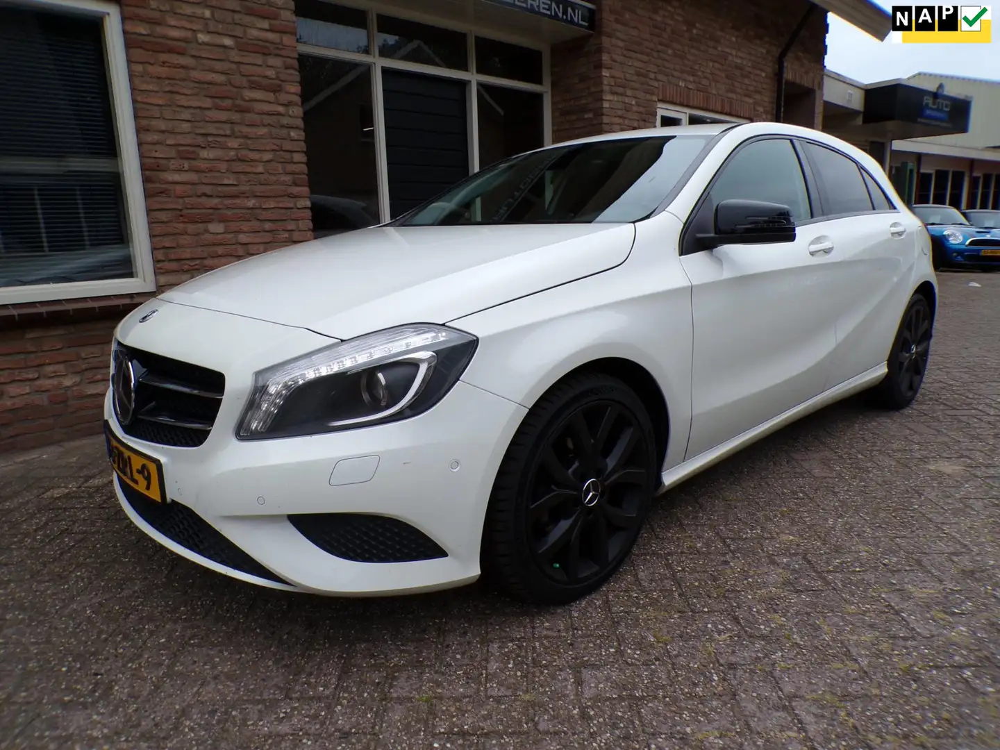 Mercedes-Benz A 180 CDI Ambition Automaat / Navi / Airco / Dealeronder Wit - 1