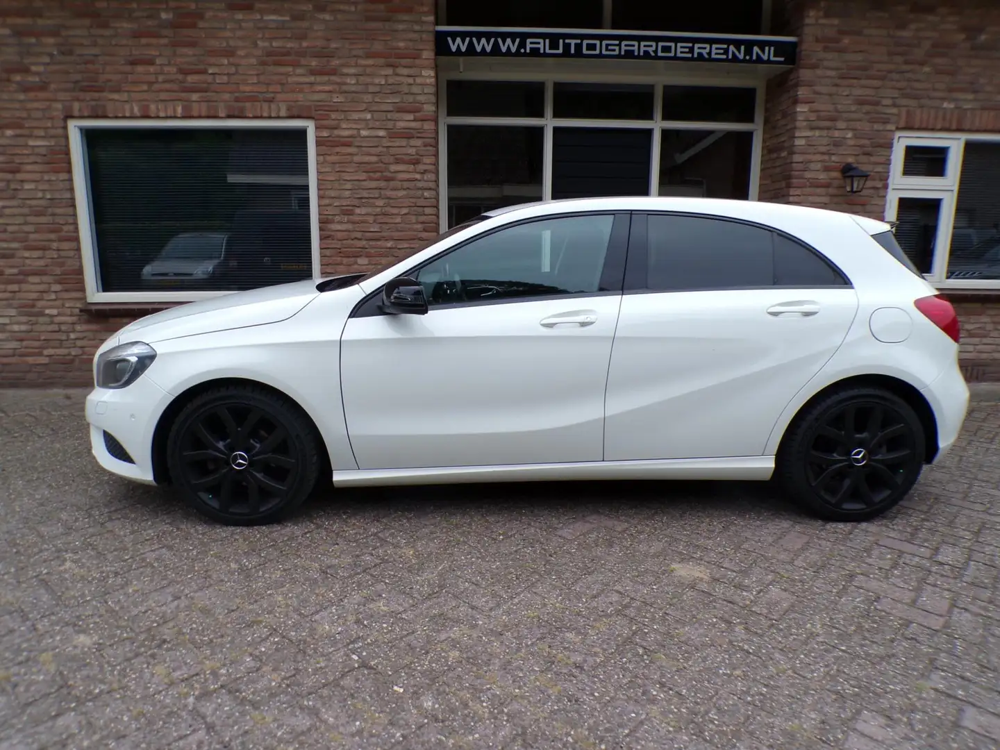Mercedes-Benz A 180 CDI Ambition Automaat / Navi / Airco / Dealeronder Wit - 2