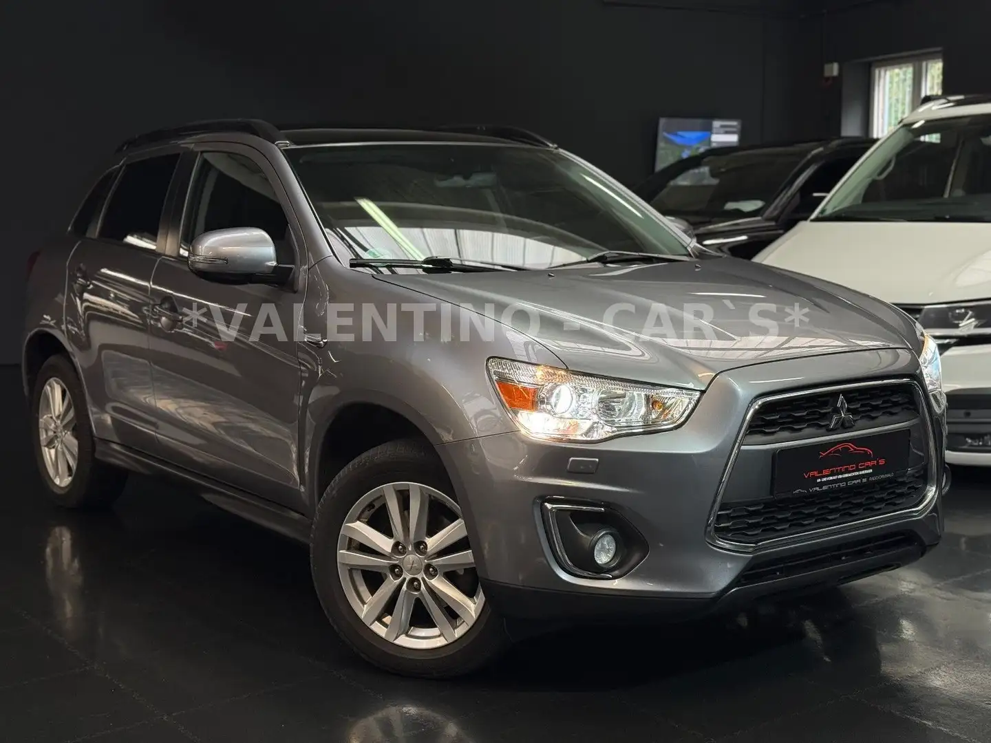 Mitsubishi ASX 2.2 DI-D Instyle Automatik/4WD/Pano/Navi/Xen Grau - 1