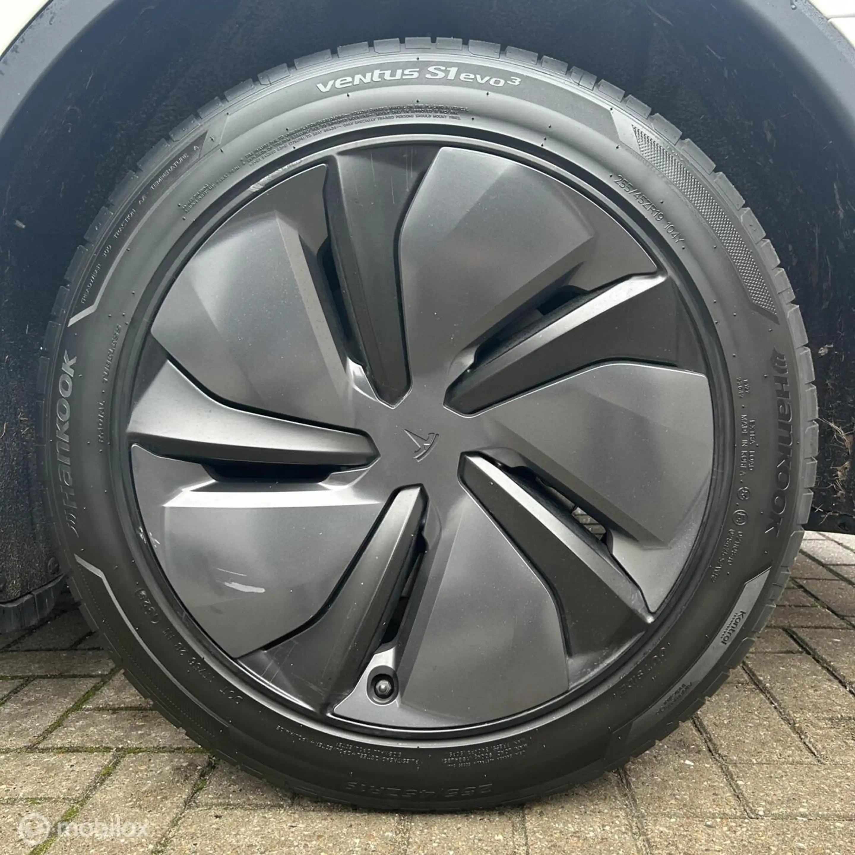 Tesla Model Y Juniper — photo 19
