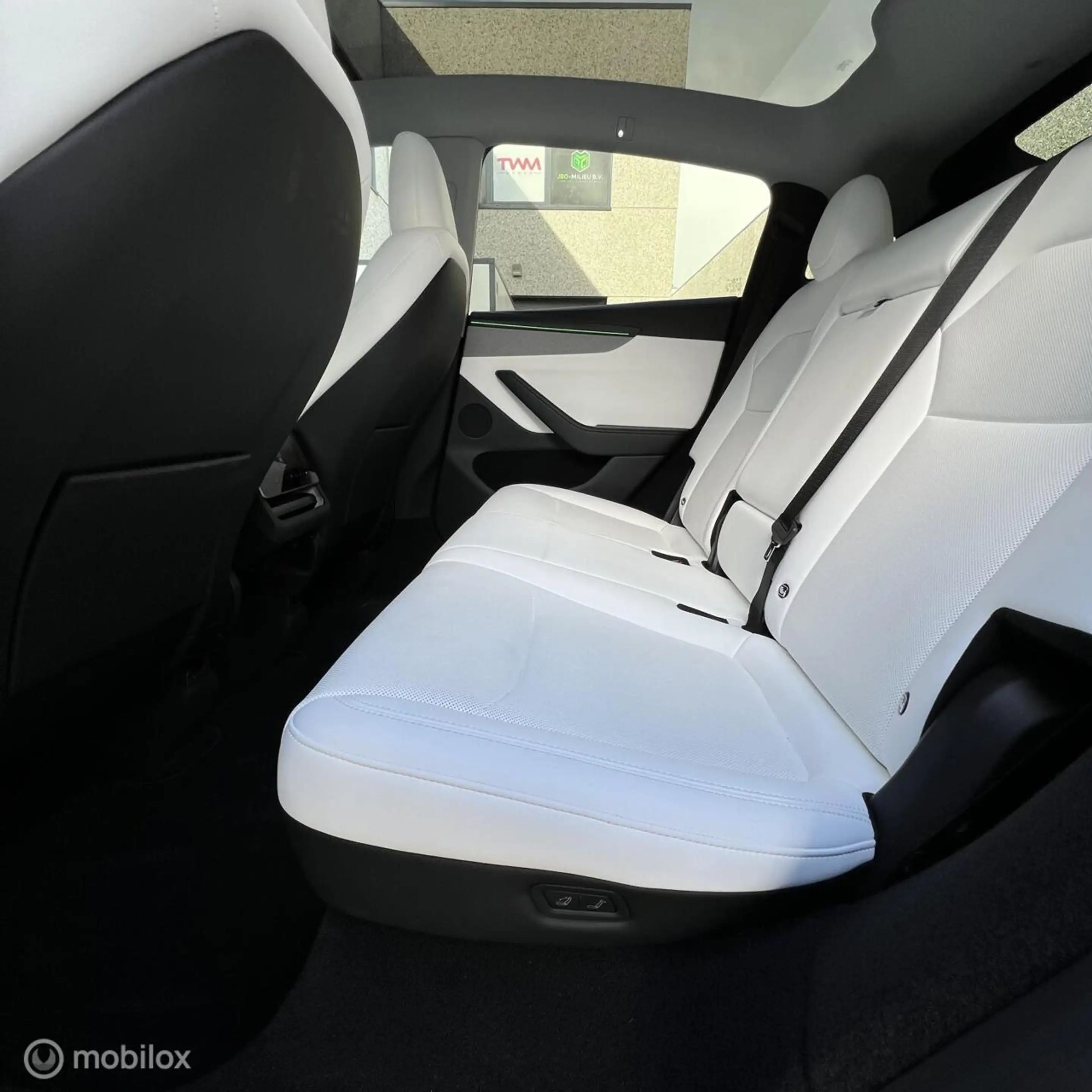 Tesla Model Y Juniper — photo 10