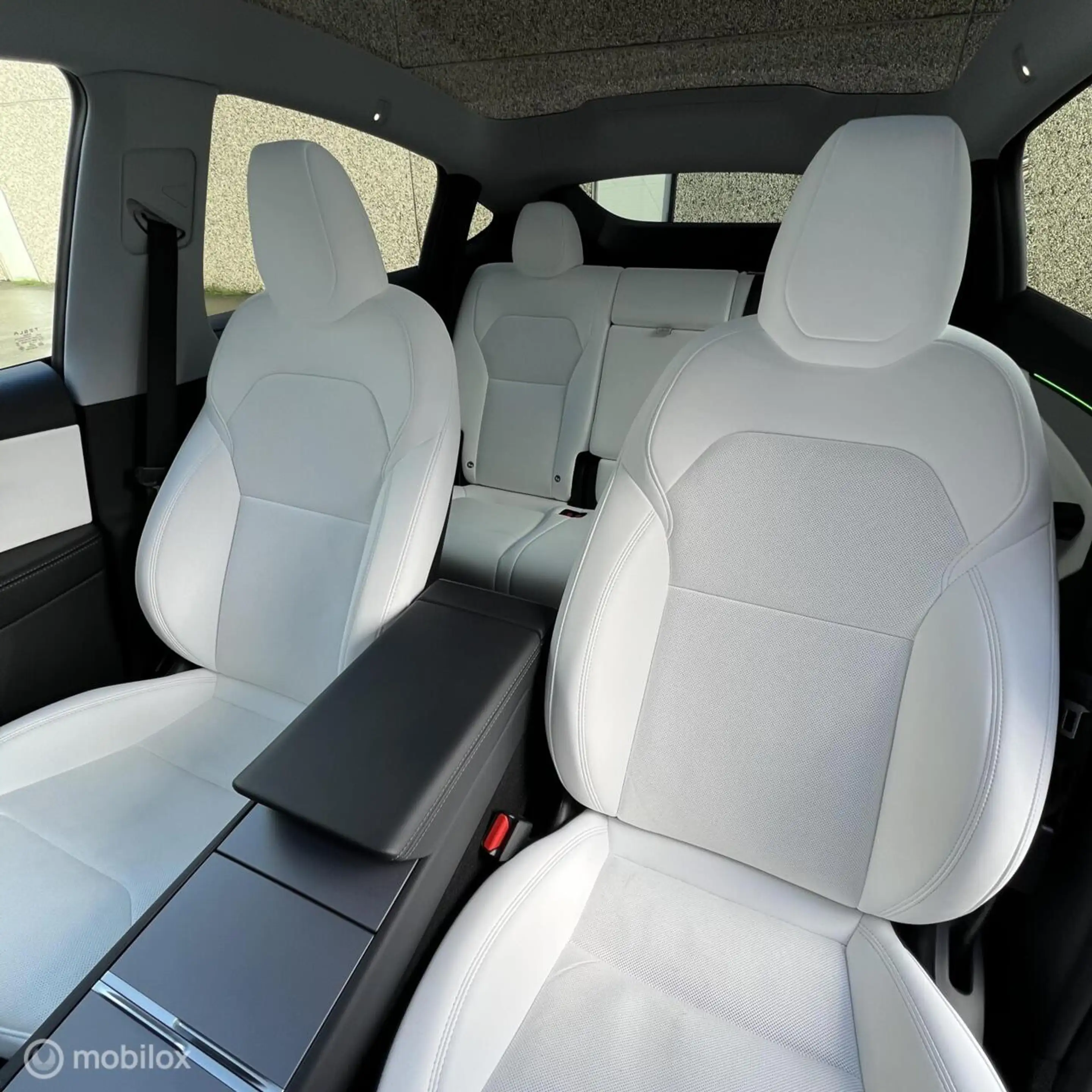 Tesla Model Y Juniper — photo 9