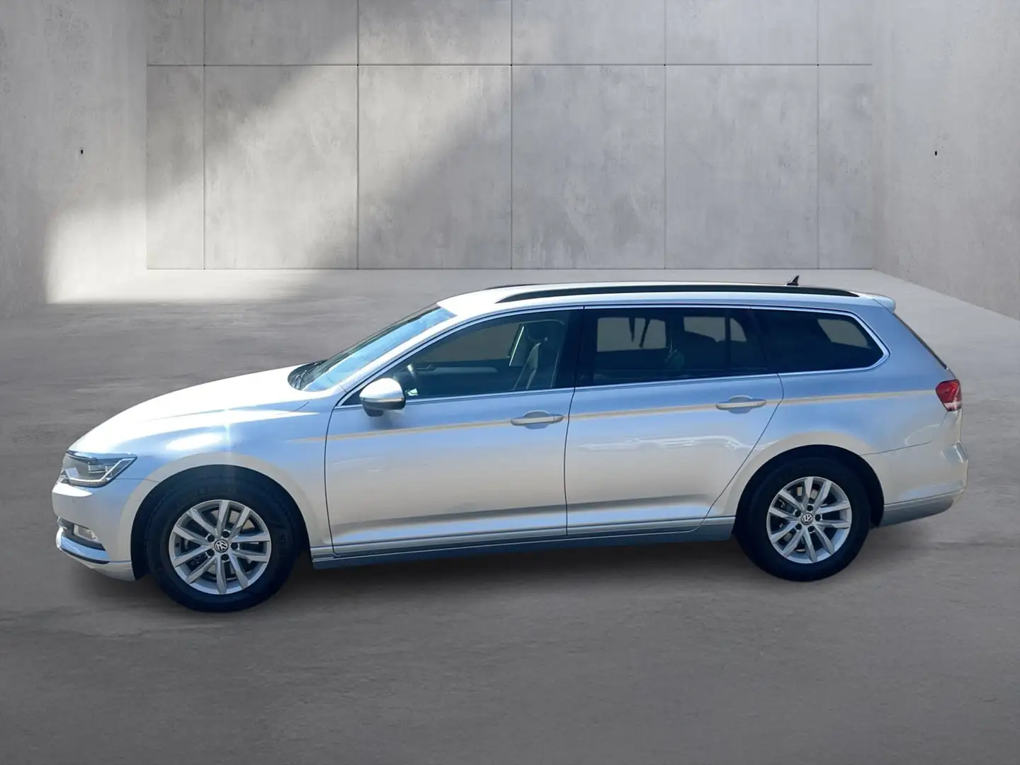 Volkswagen Passat Variant Comfortline TDI SCR DSG Silber - 2