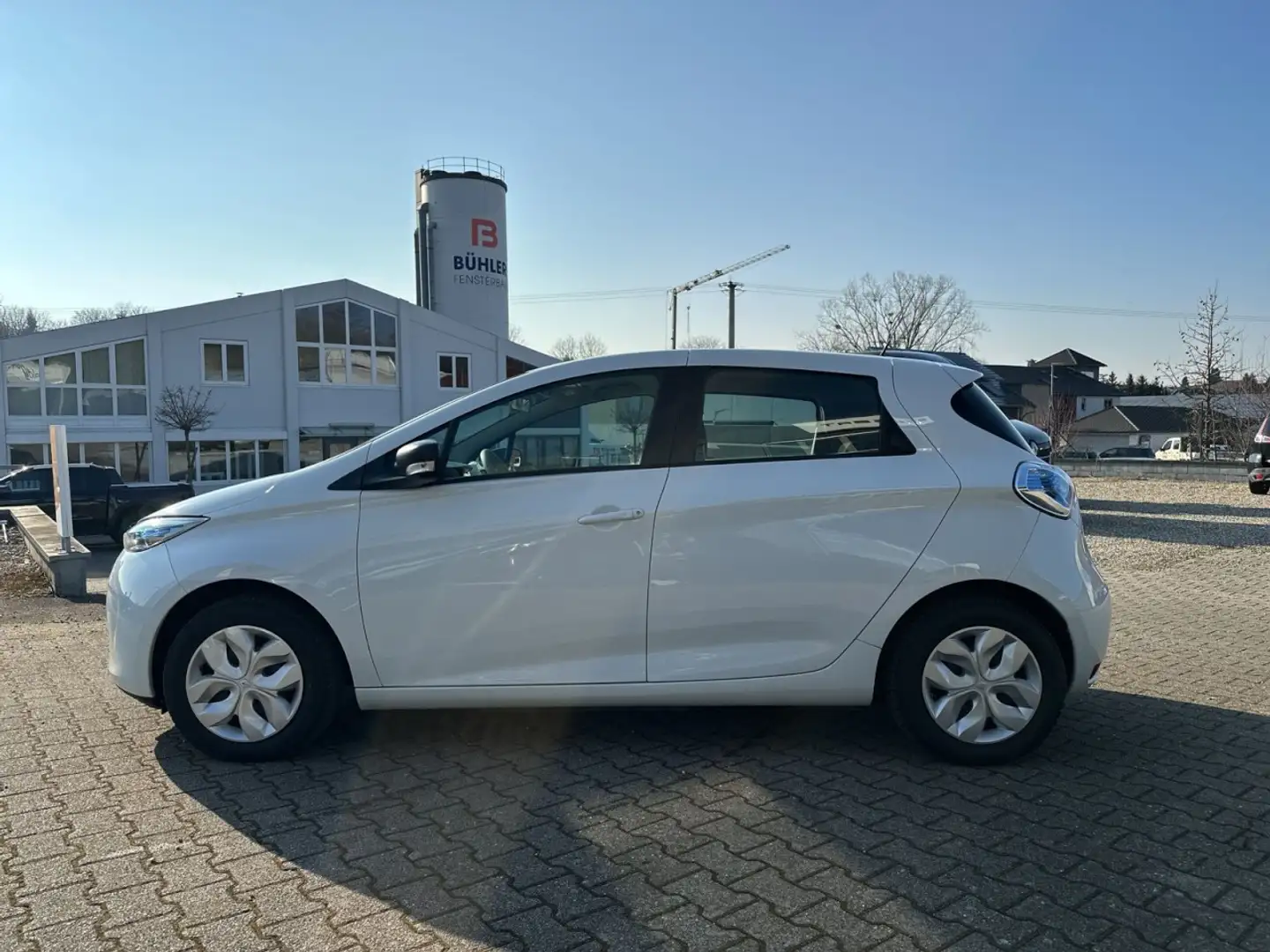 Renault ZOE Life *Batterie inklusive* Klima Navi Einparkhilfe Weiß - 2