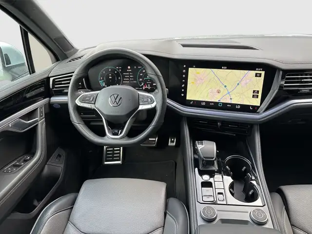 Volkswagen Touareg view 10