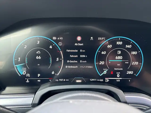 Volkswagen Touareg view 13