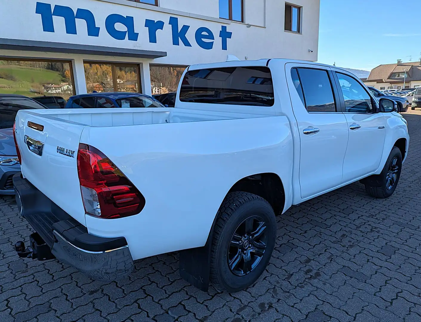 Toyota Hilux 2.8 D-4D DOULE CAB COMFORT Bianco - 2