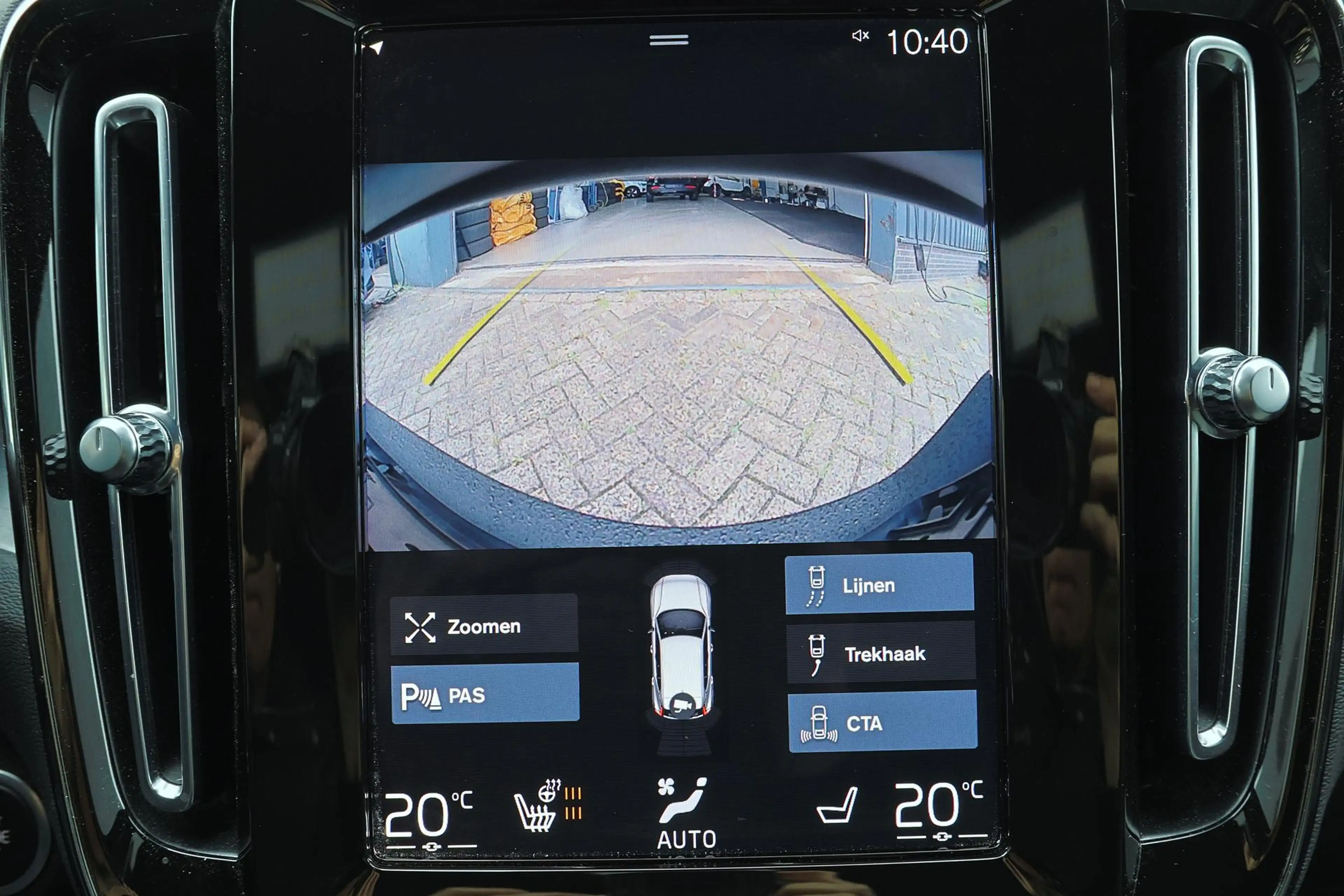 Volvo XC40 T4 Recharge Core Bright - IntelliSafe Assist & Sur — photo 9