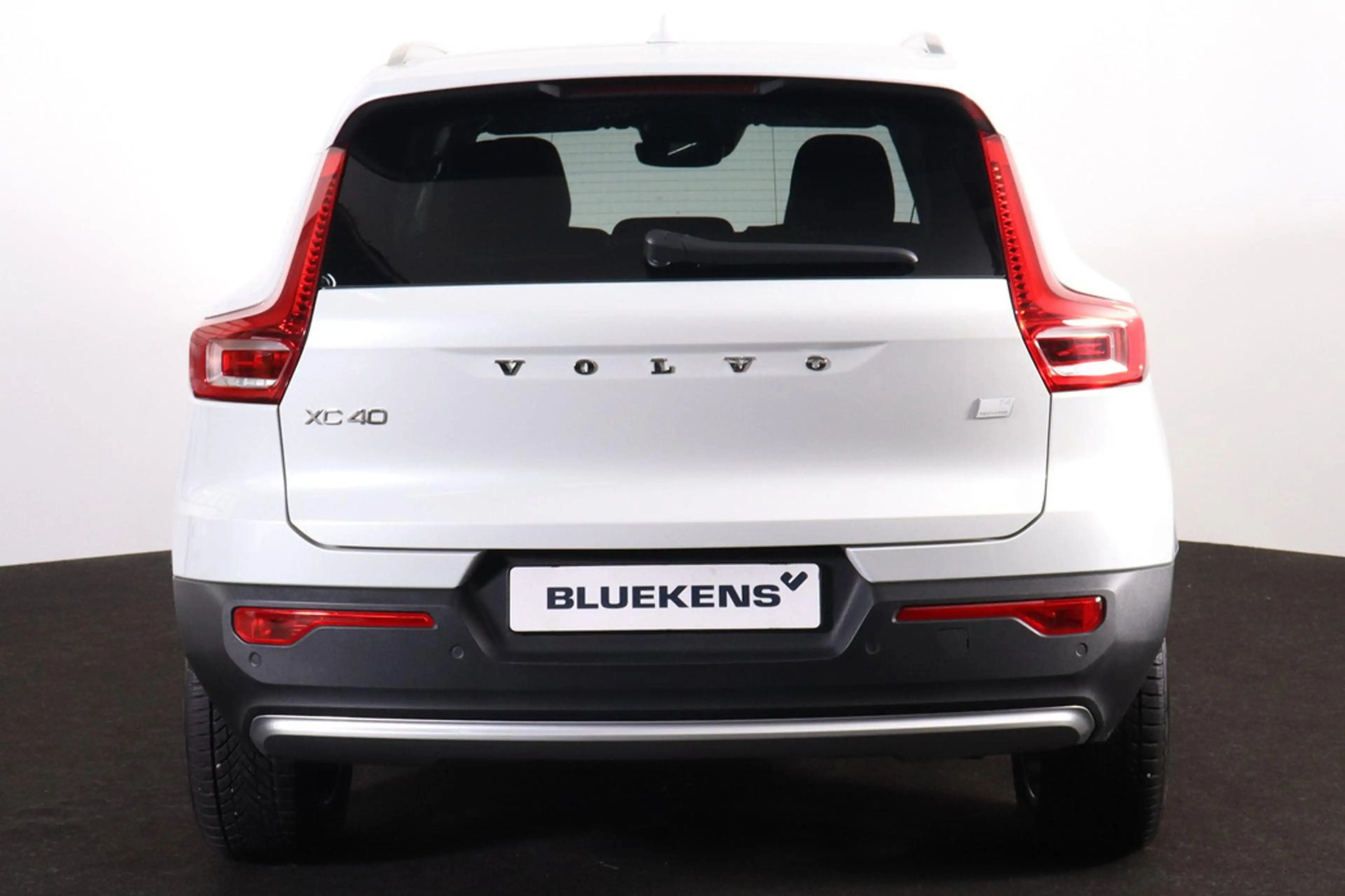 Volvo XC40 T4 Recharge Core Bright - IntelliSafe Assist & Sur — photo 4