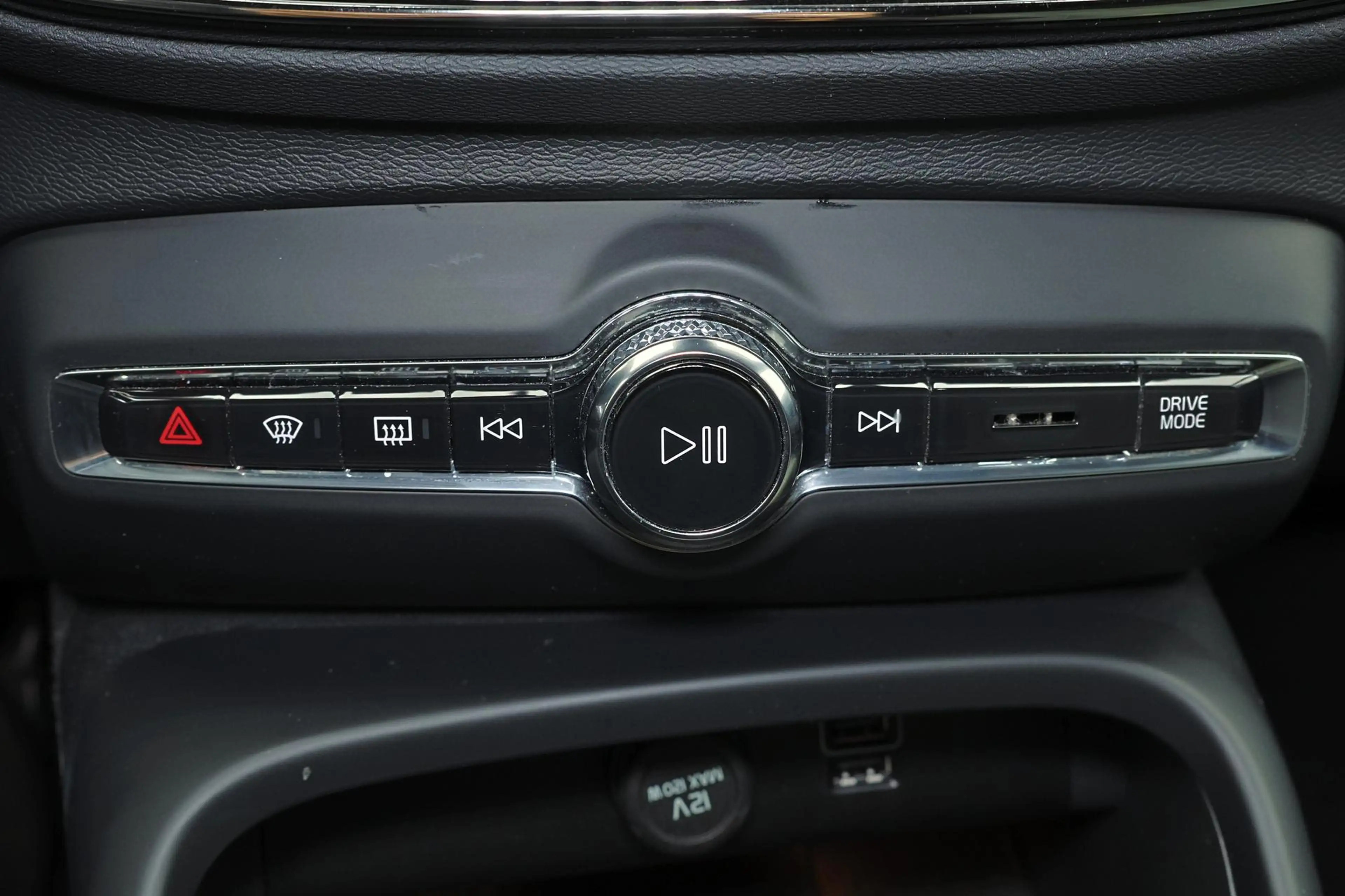 Volvo XC40 T4 Recharge Core Bright - IntelliSafe Assist & Sur — photo 10