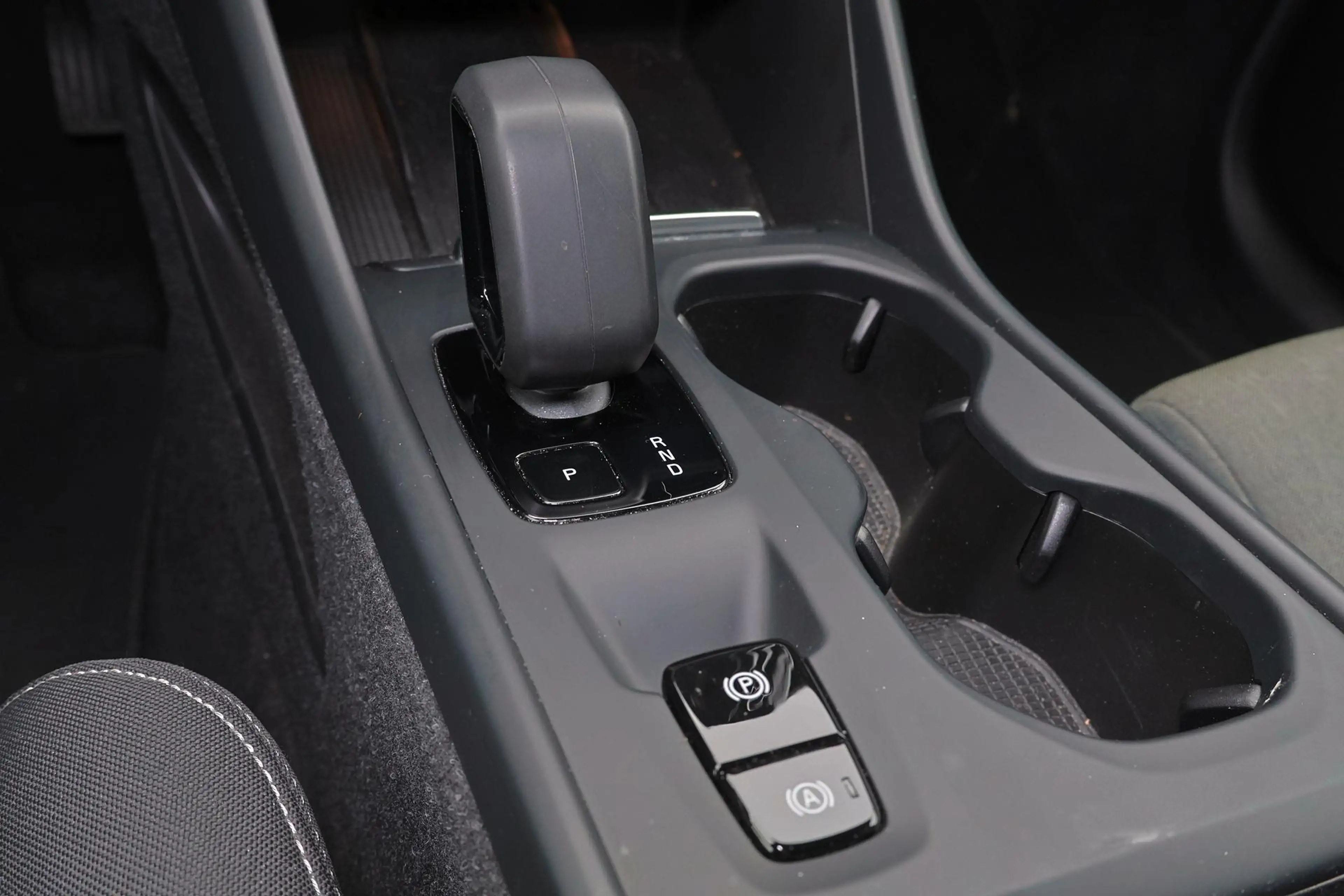 Volvo XC40 T4 Recharge Core Bright - IntelliSafe Assist & Sur — photo 11