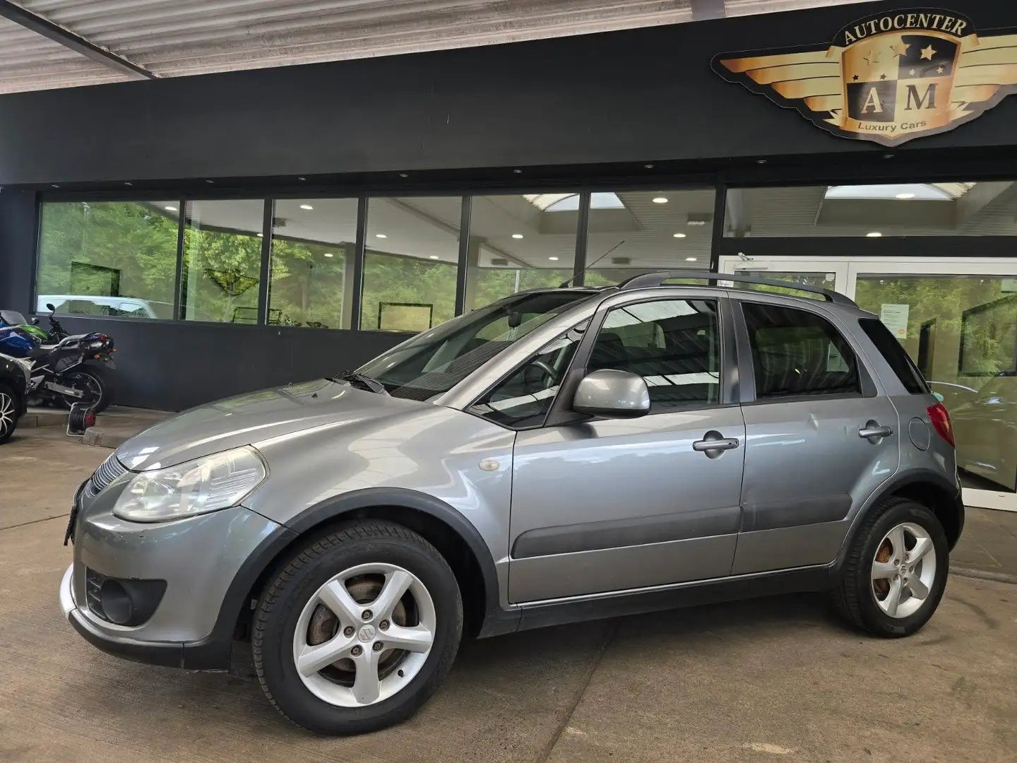 Suzuki SX4 1.6 4x4 Club KLIMA/AHK/INSPEKTION+TÜV-NEU Silber - 2