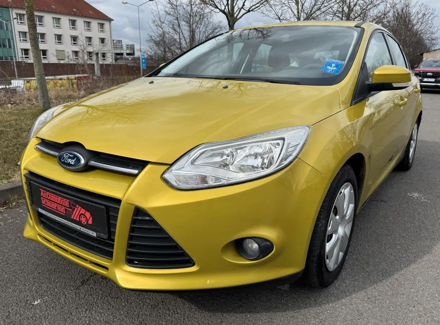 Ford Focus Lim. Trend 1. Hand Жовтий - 1