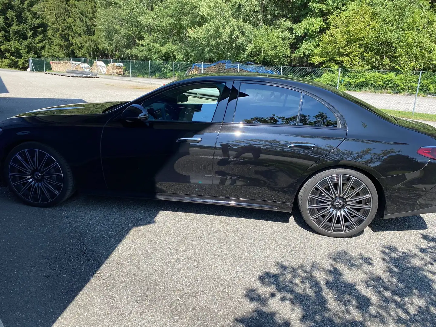 Mercedes-Benz E 450 E 450d MHEV 4Matic Aut. Schwarz - 1