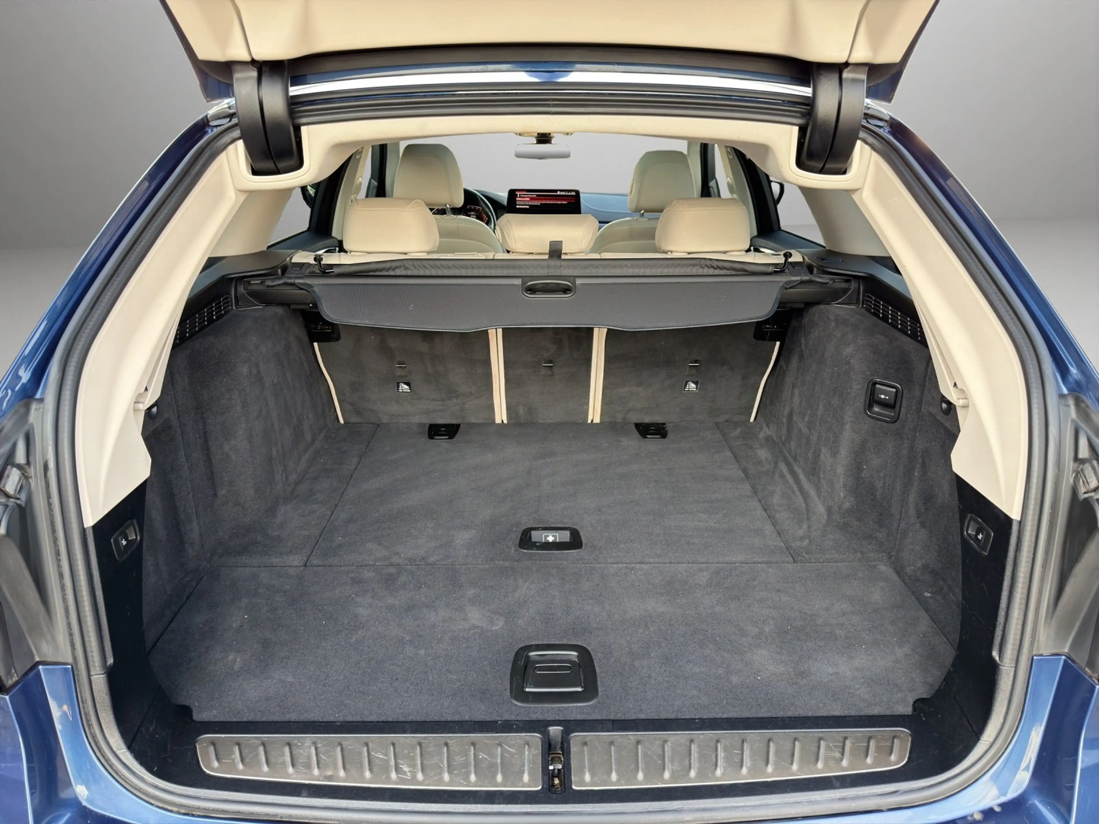 BMW 518 d Touring Luxury Line Aut. *PANO, LEDER, AMBI, DA* — photo 9