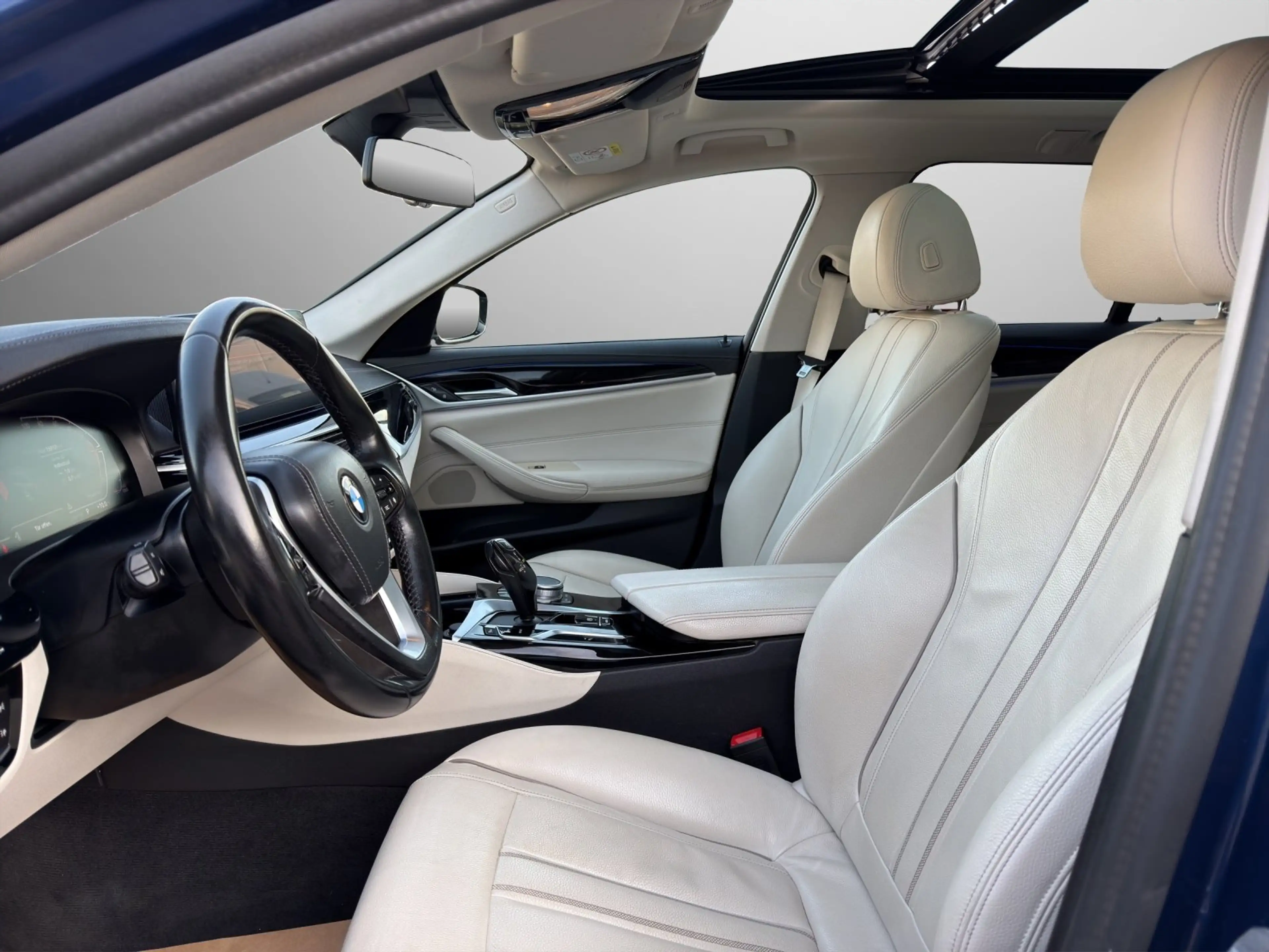BMW 518 d Touring Luxury Line Aut. *PANO, LEDER, AMBI, DA* — photo 13