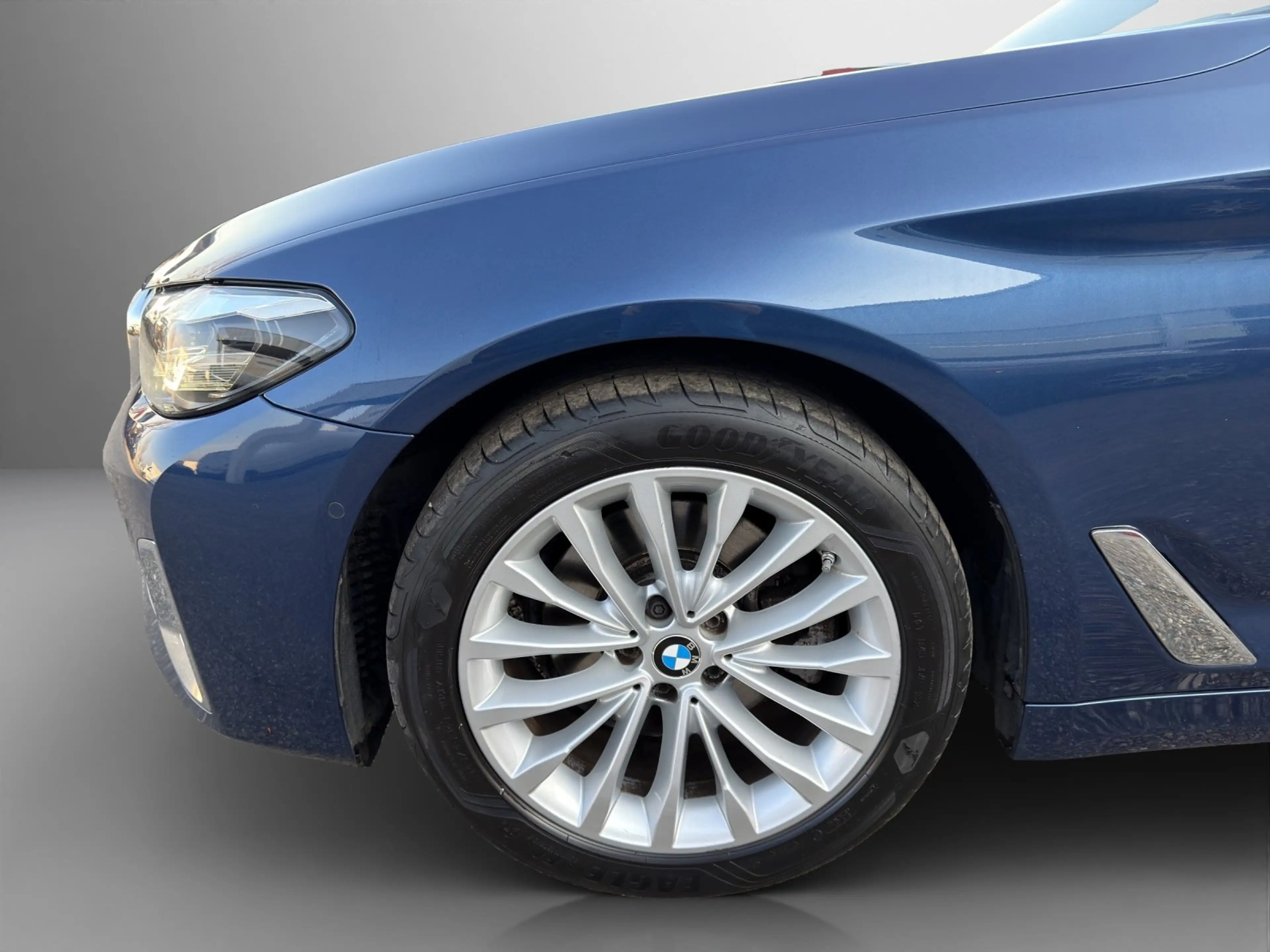 BMW 518 d Touring Luxury Line Aut. *PANO, LEDER, AMBI, DA* — photo 12