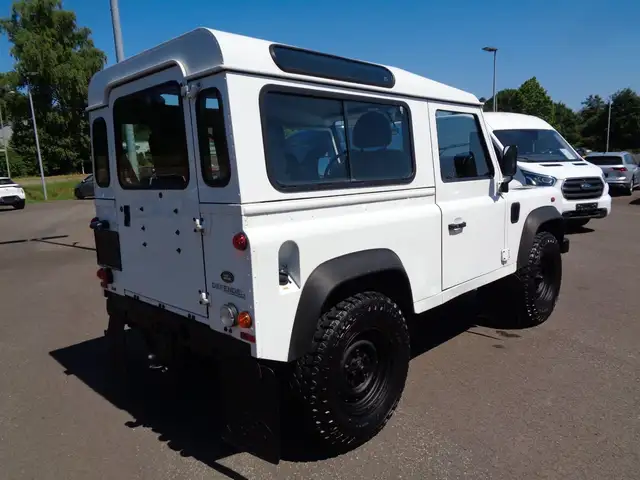 Land Rover Defender view 4