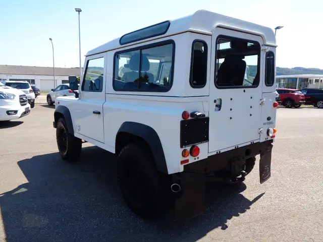 Land Rover Defender view 6